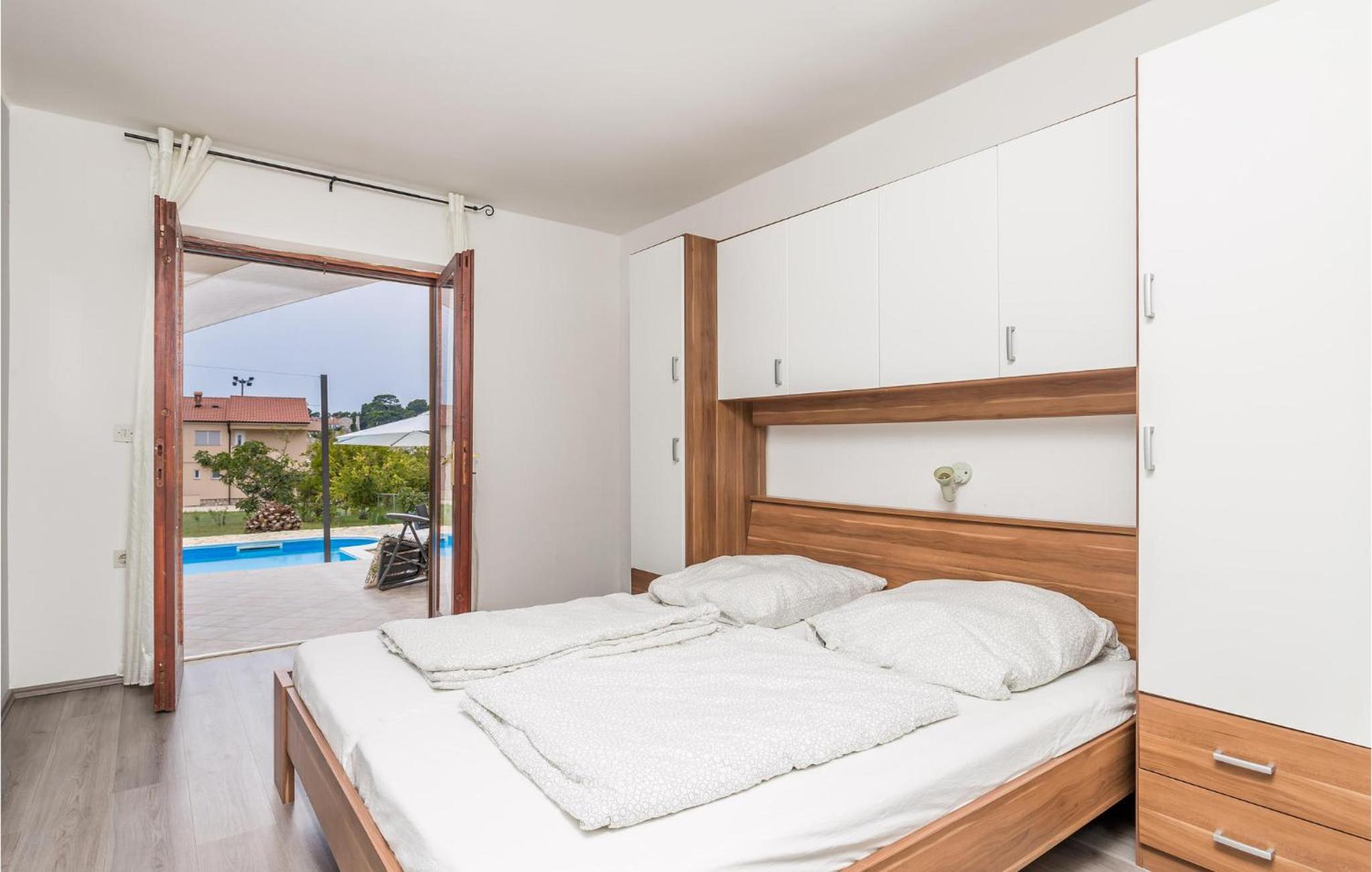 Five-Bedroom Holiday Home photo 3