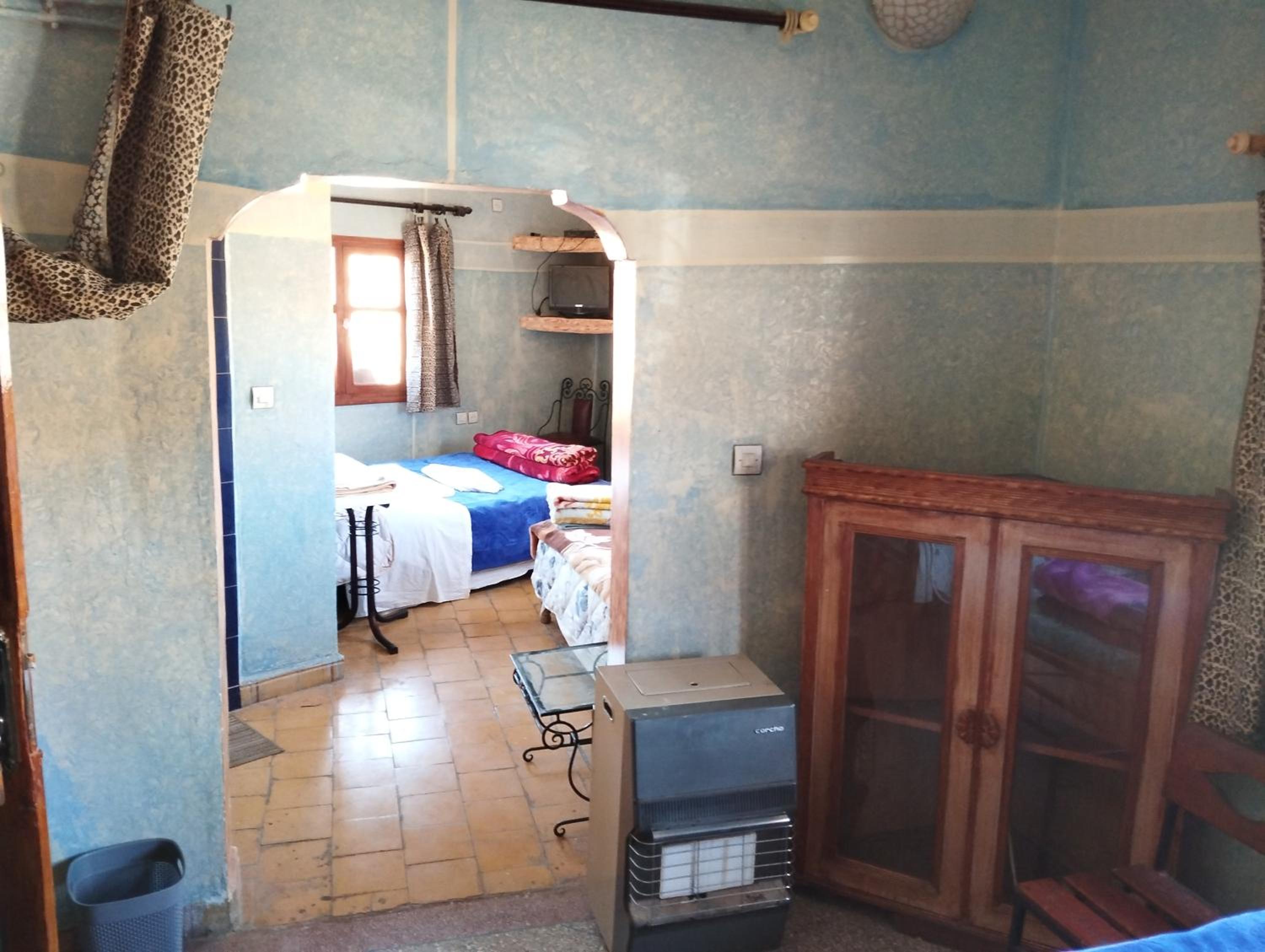 Family Room with Private Bathroom - Photo 25
