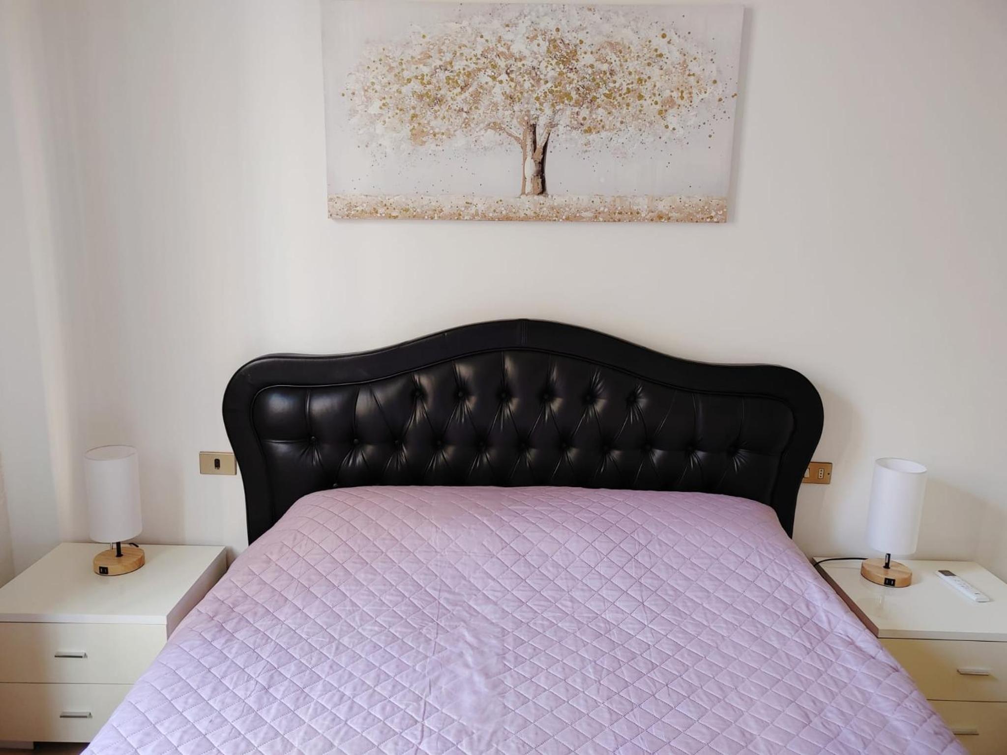 One-Bedroom Apartment - Photo 1