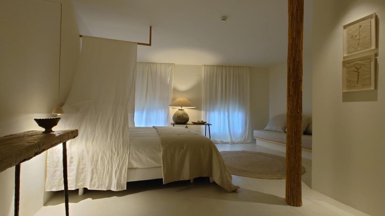 Deluxe Double Room Mallorca with king-size bed photo 3