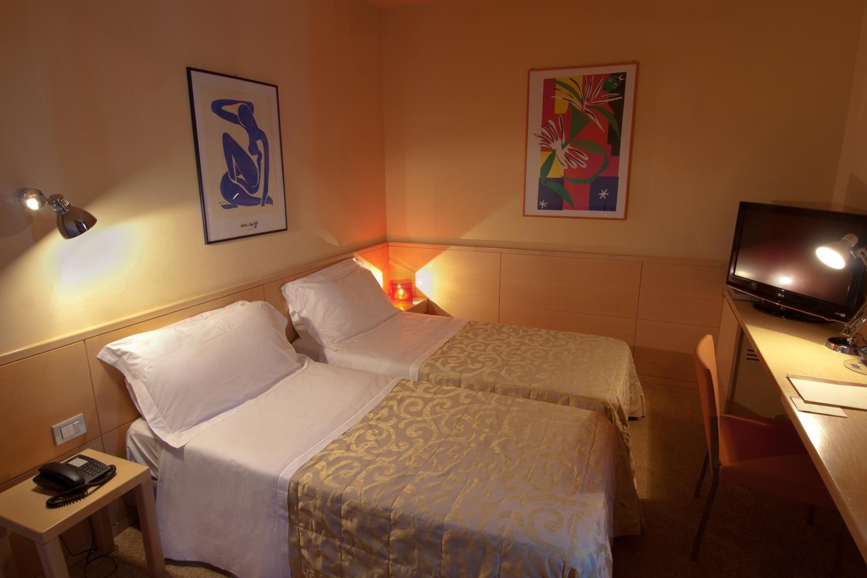 Classic Double Room - Photo 4