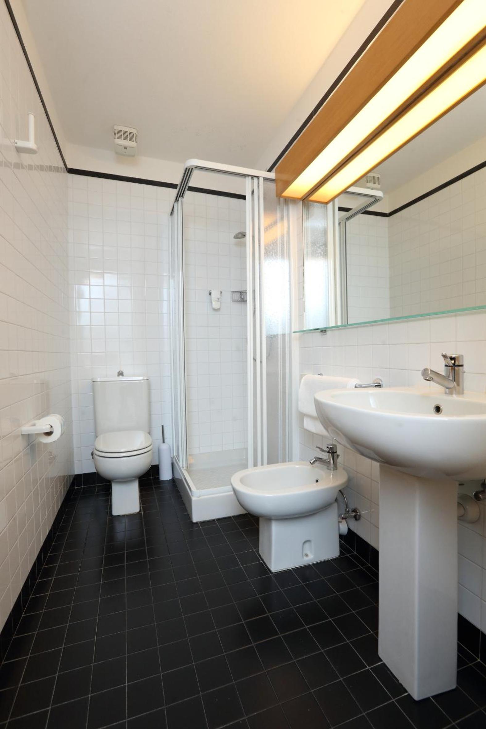 Standard Triple Room photo 3