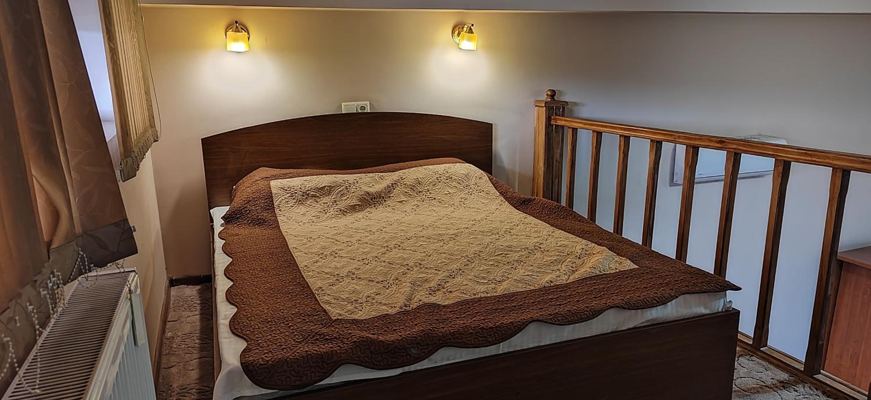 Bed & Sleeping Area