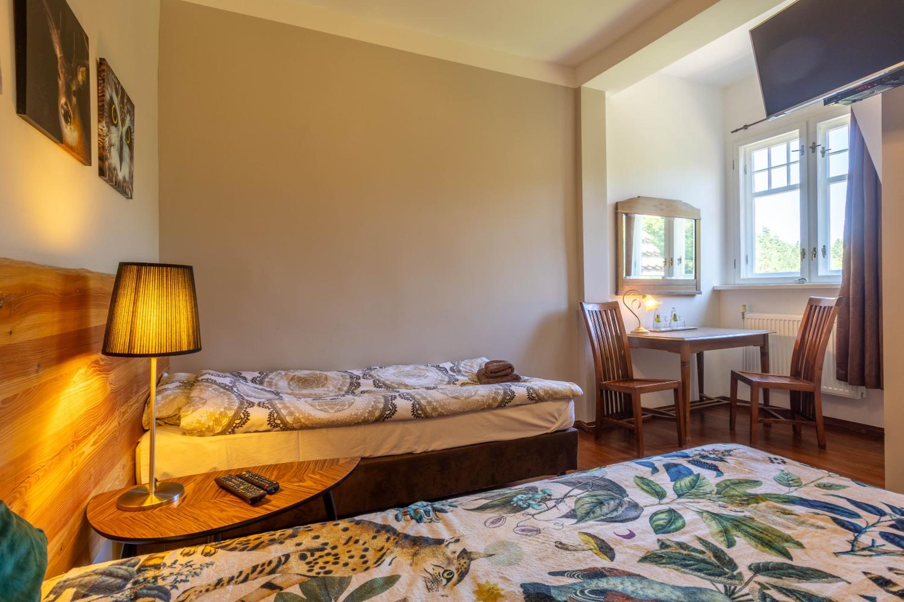 Double or Twin Room - Photo 4