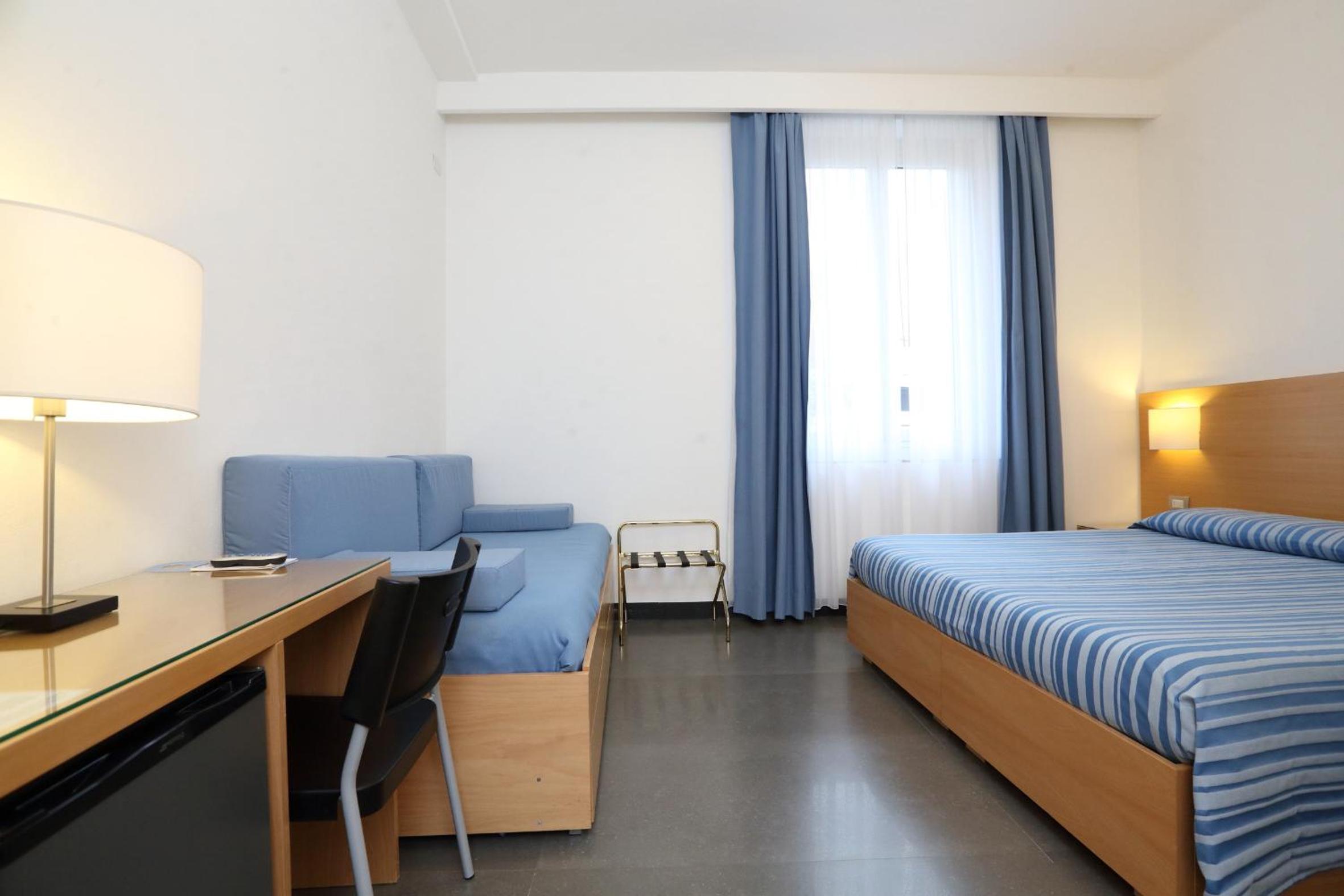 Standard Triple Room photo 2