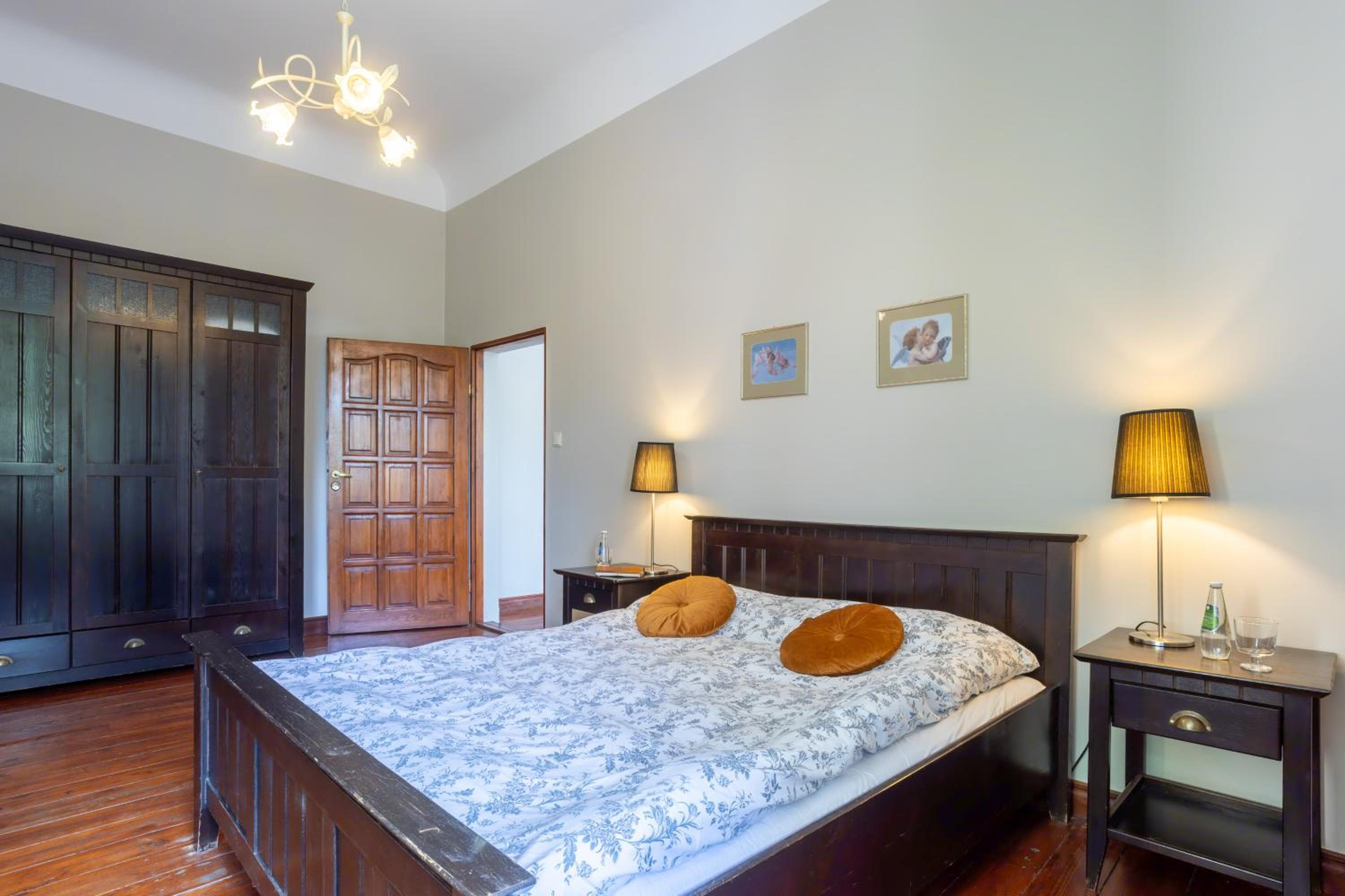 Apartment with Garden View - Photo 9
