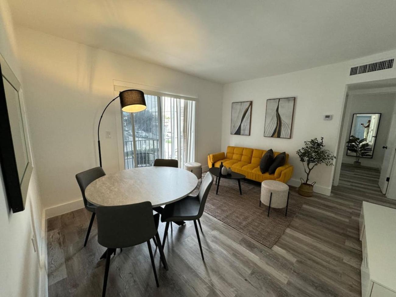 Apartment photo 1