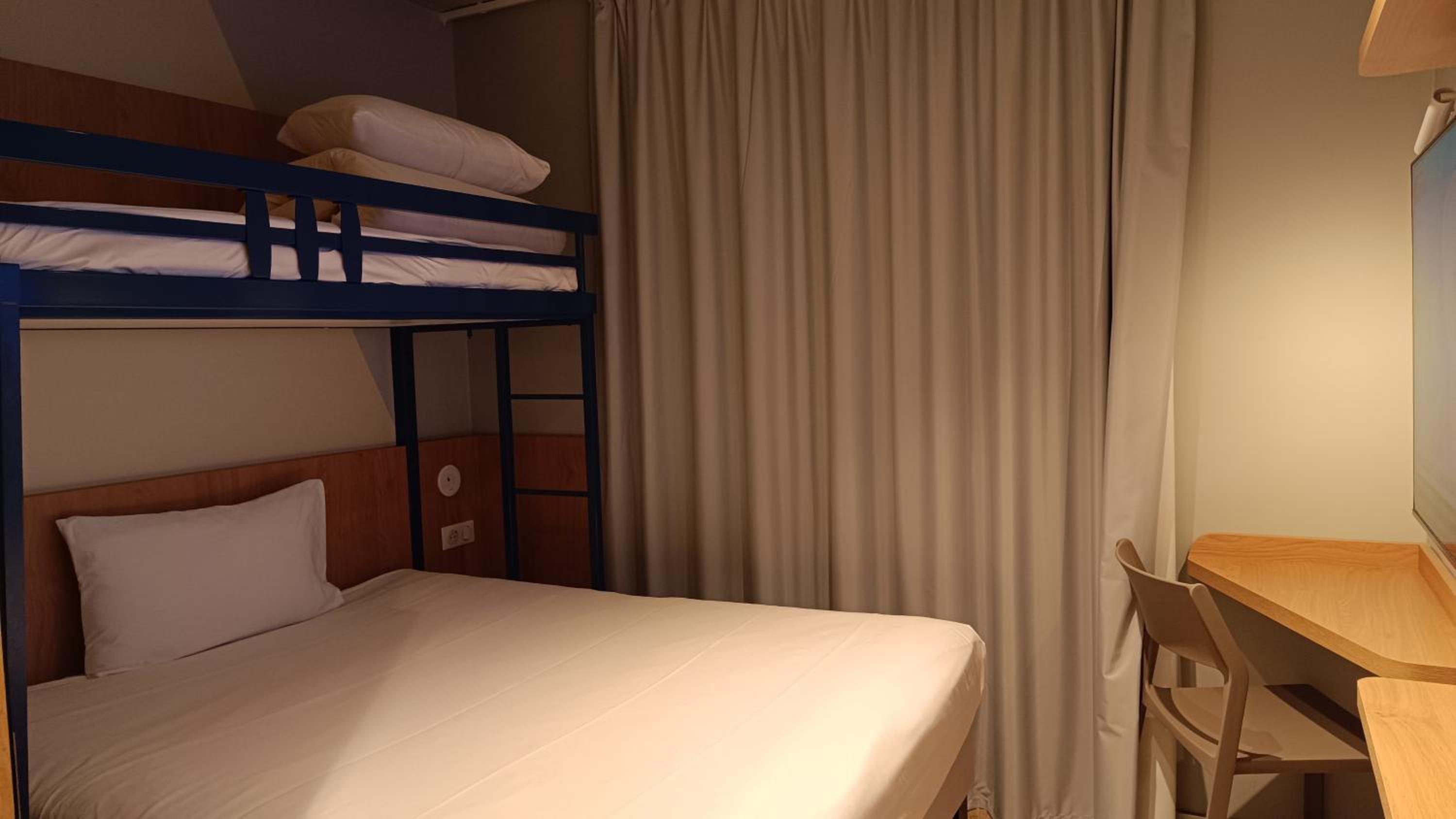 Double Room with Bunk Bed photo 1