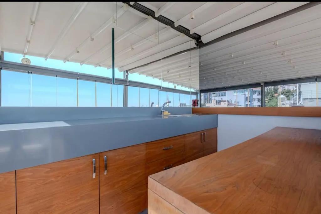 One-Bedroom Apartment With View photo 2