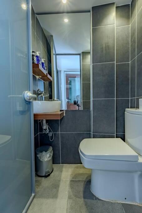 One-Bedroom Apartment With View photo 3