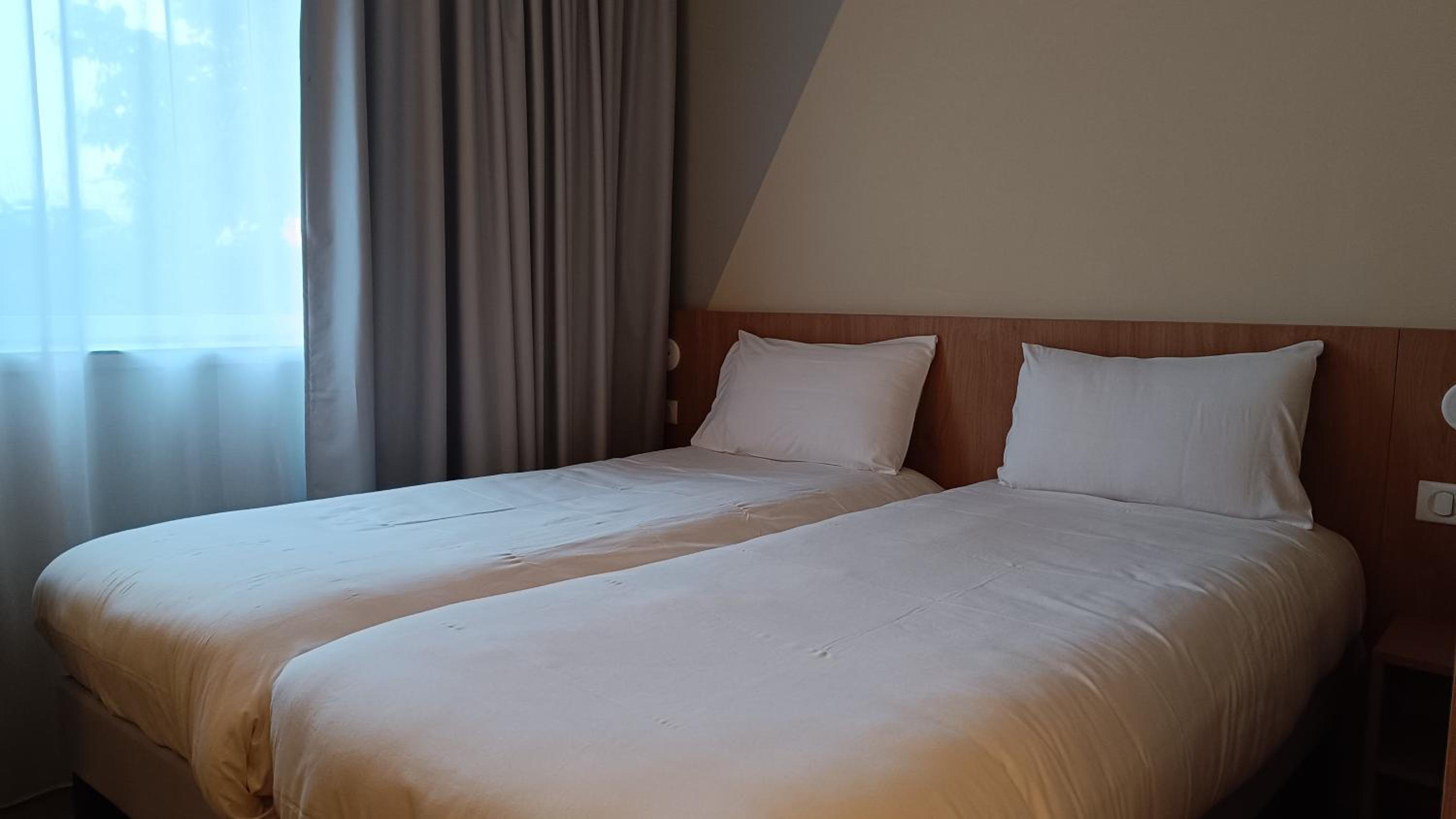 Standard Twin Room photo 3