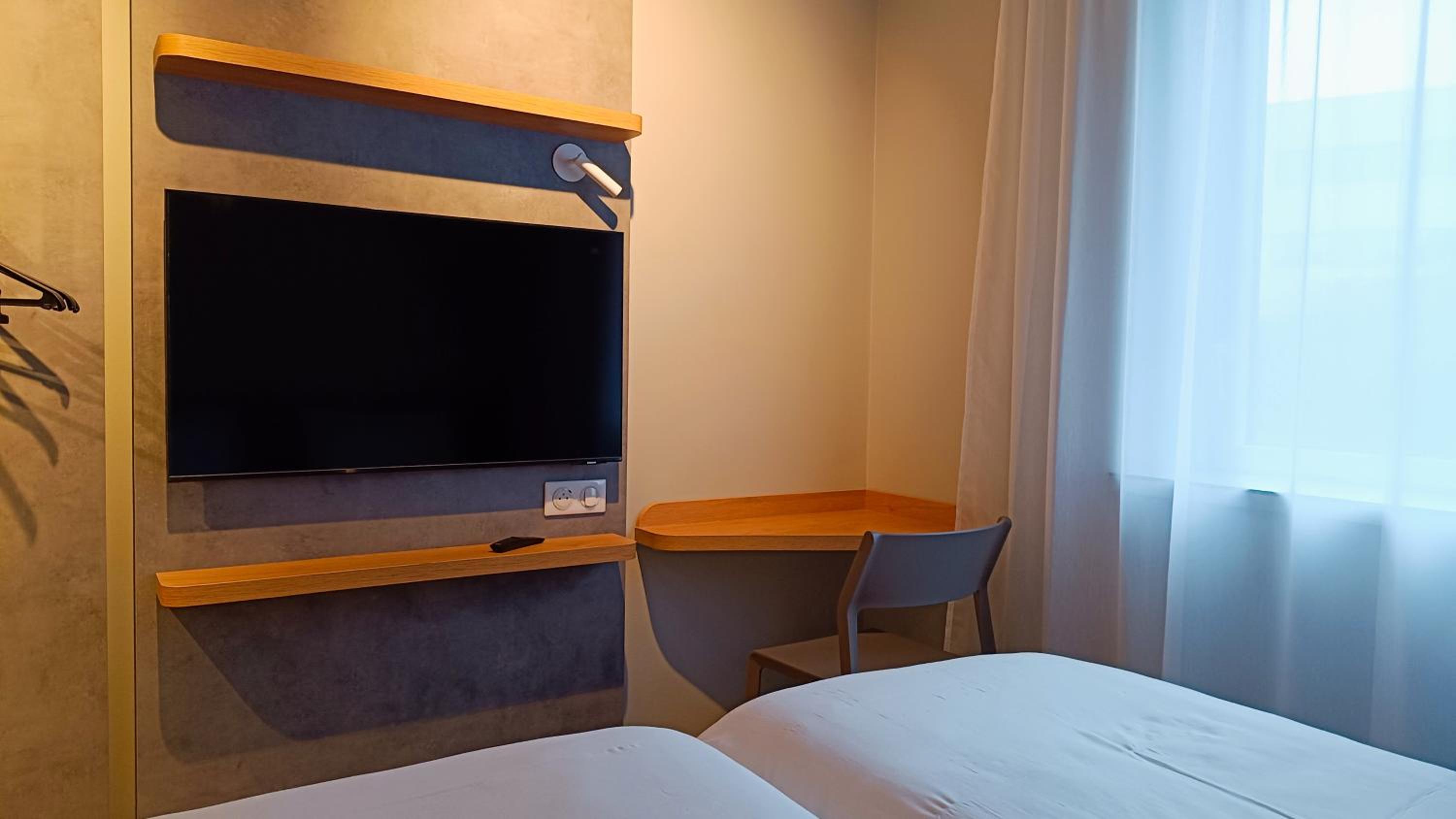 Standard Twin Room photo 2