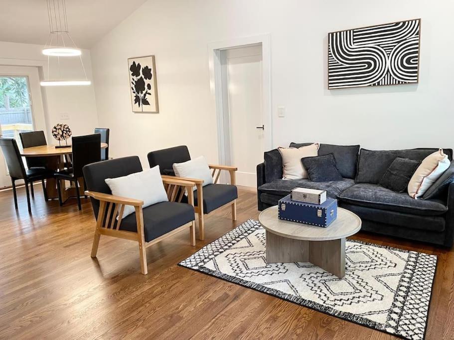 Three-Bedroom House photo 1