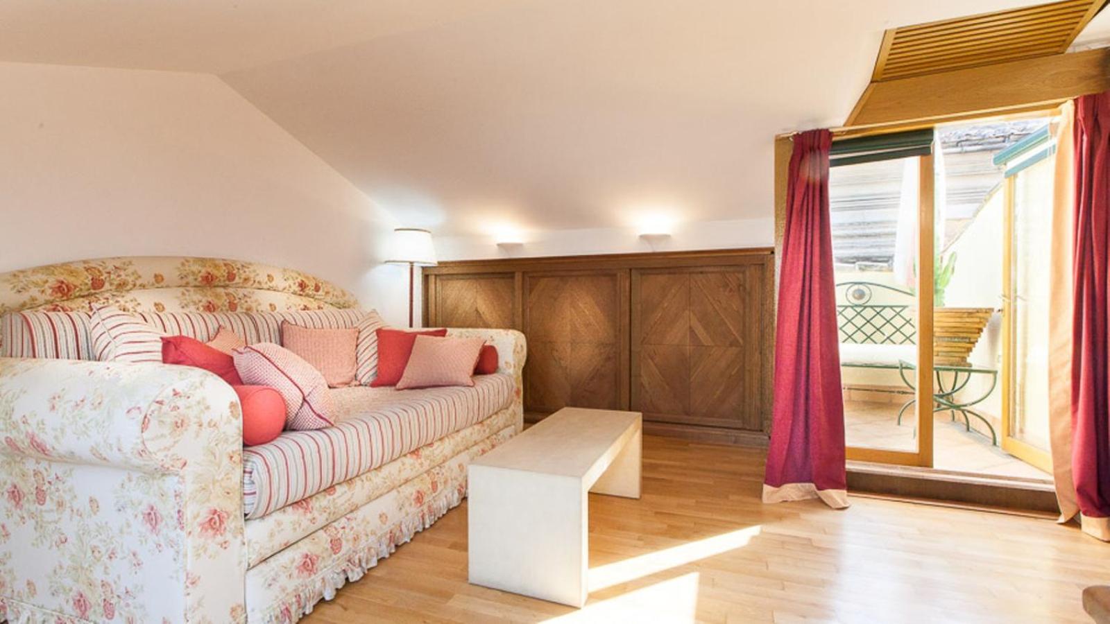 Apartment With View And Balcony