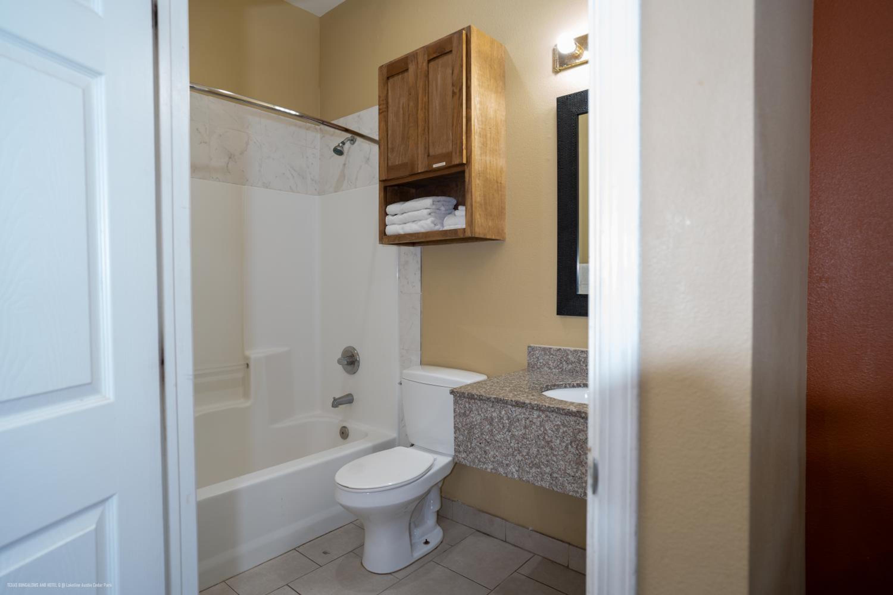 King Suite - Photo 3