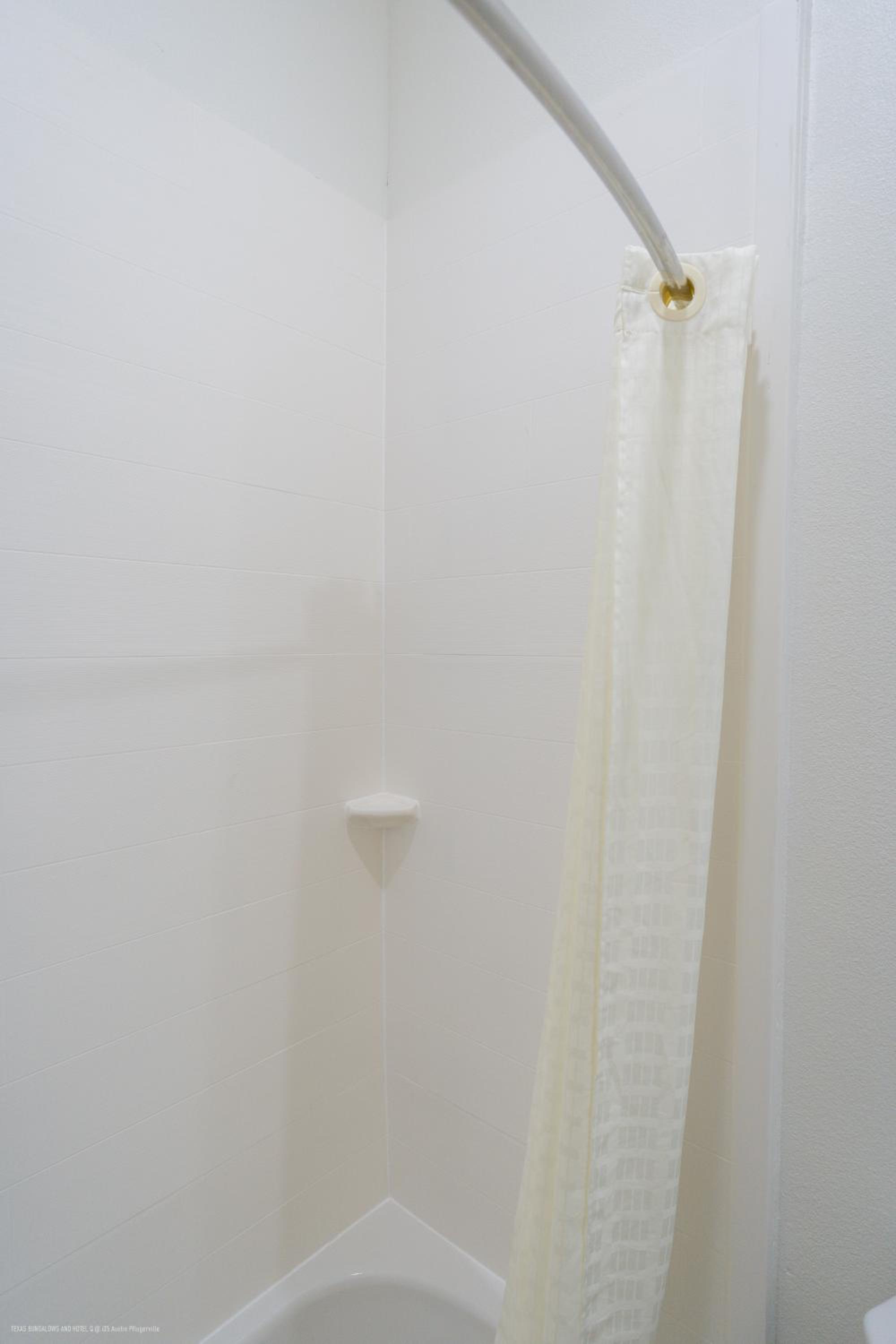Budget Double Room - Photo 9