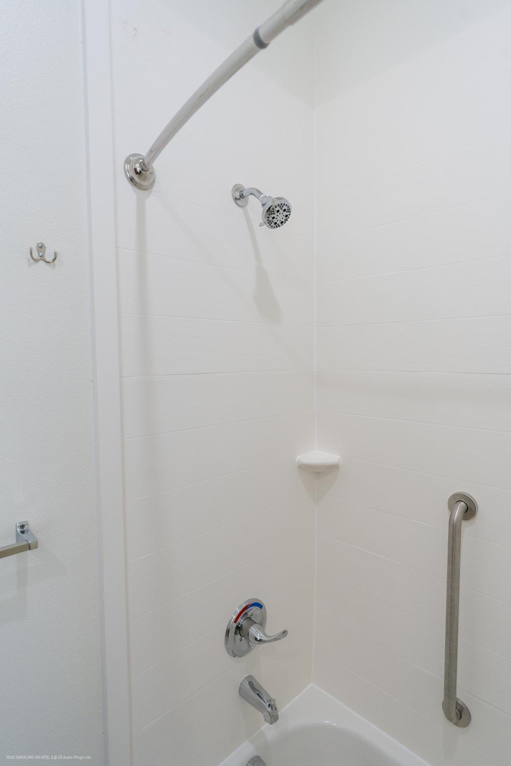 Budget Double Room - Photo 10