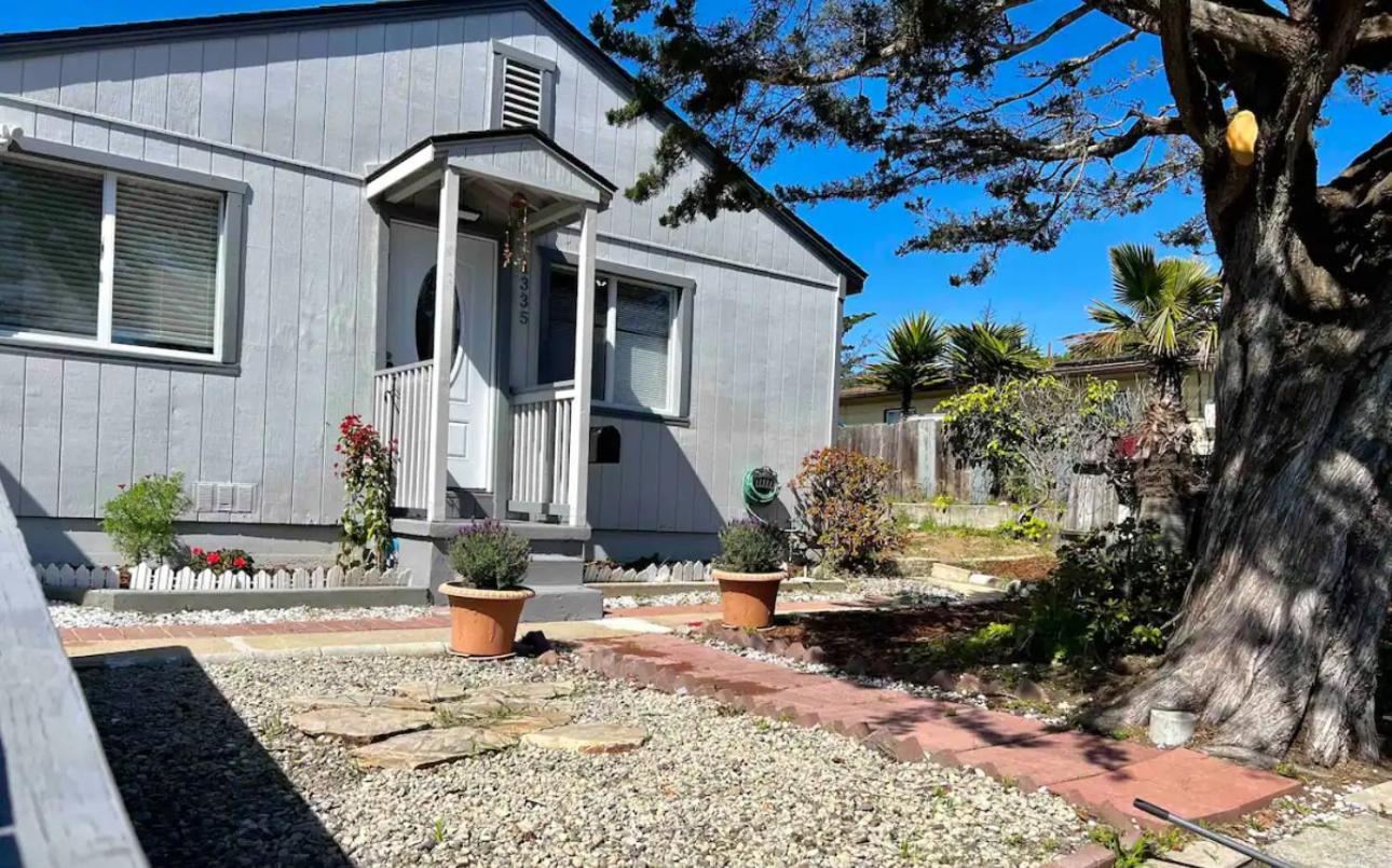 Three-Bedroom House photo 3