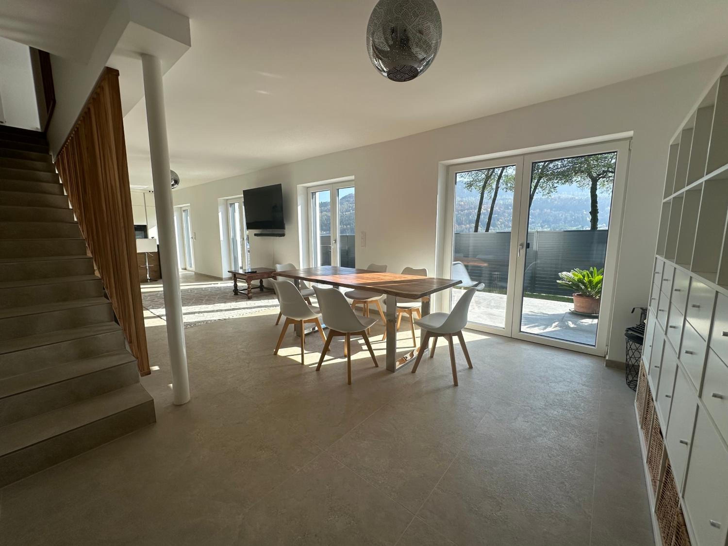 Two-Bedroom Apartment with Lake View photo 3
