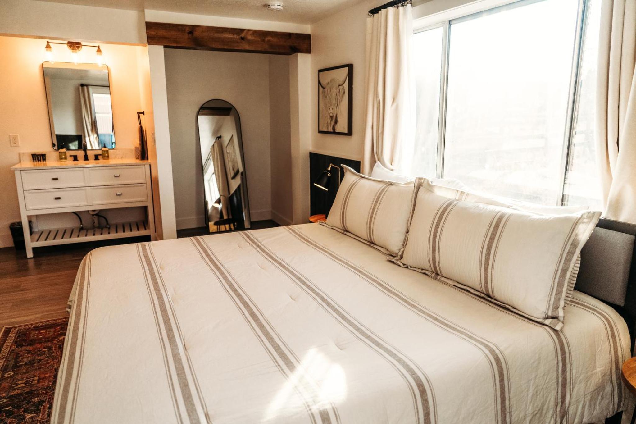One-Bedroom Cottage - Photo 1