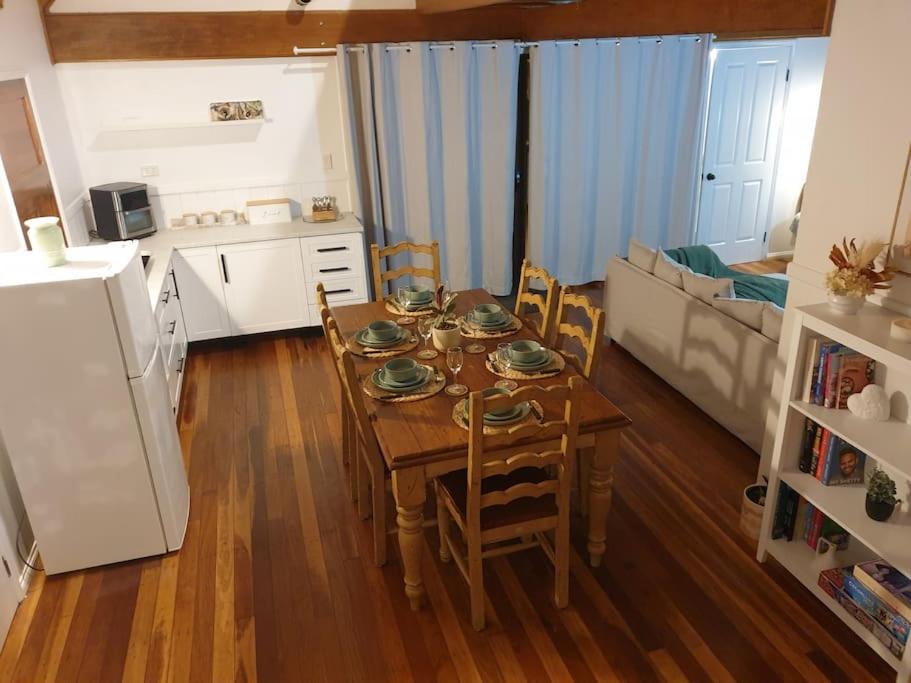 Three-Bedroom House photo 2