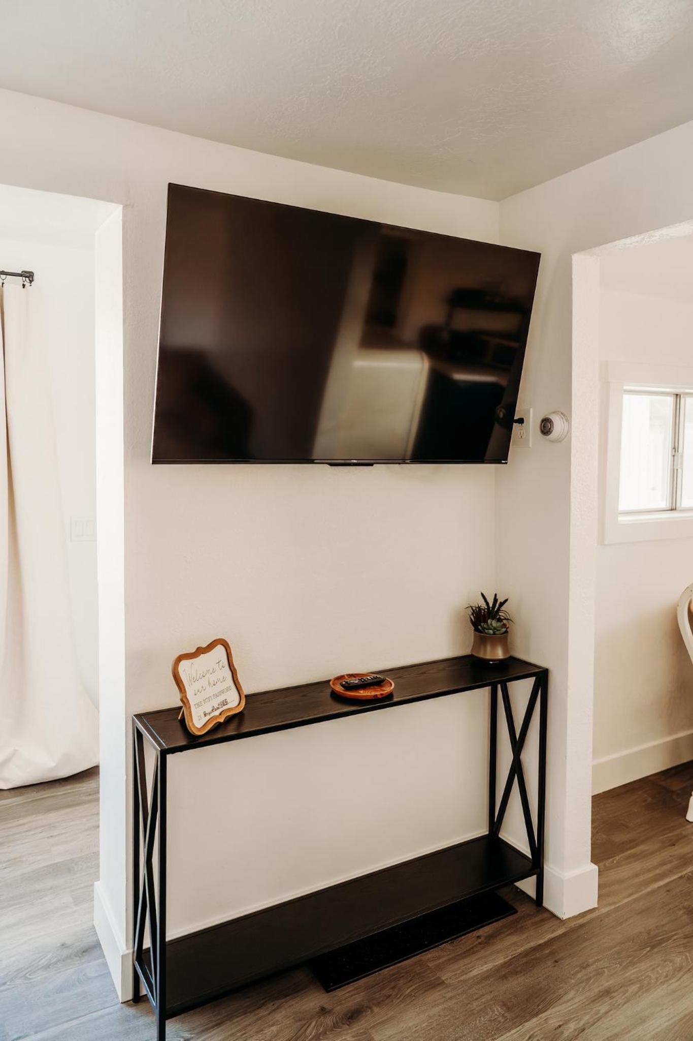 One-Bedroom Cottage - Photo 9