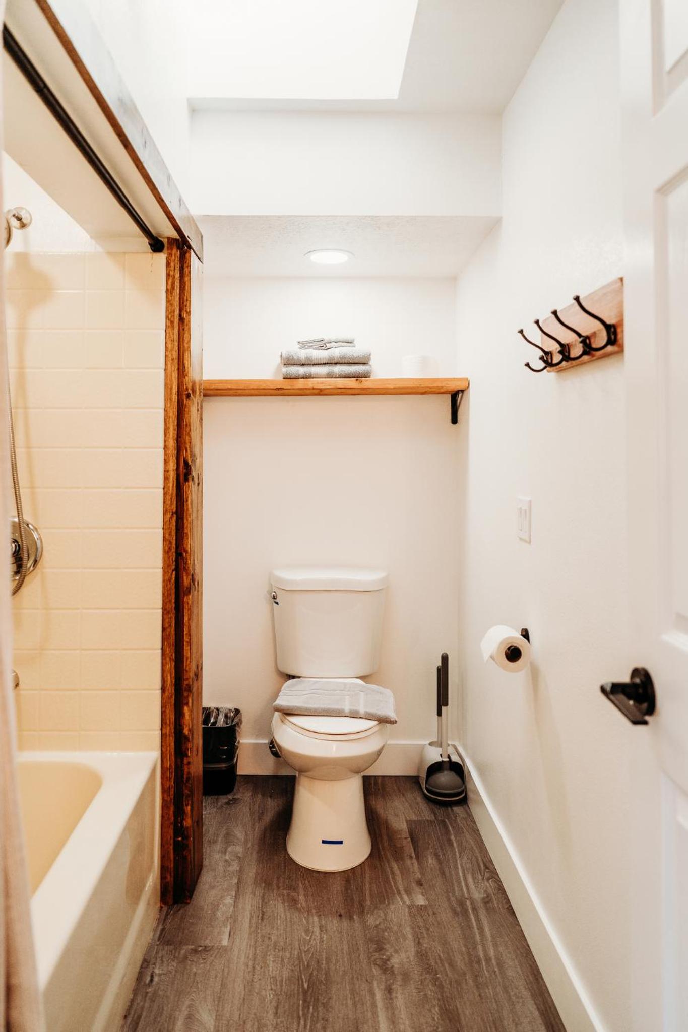 One-Bedroom Cottage - Photo 4