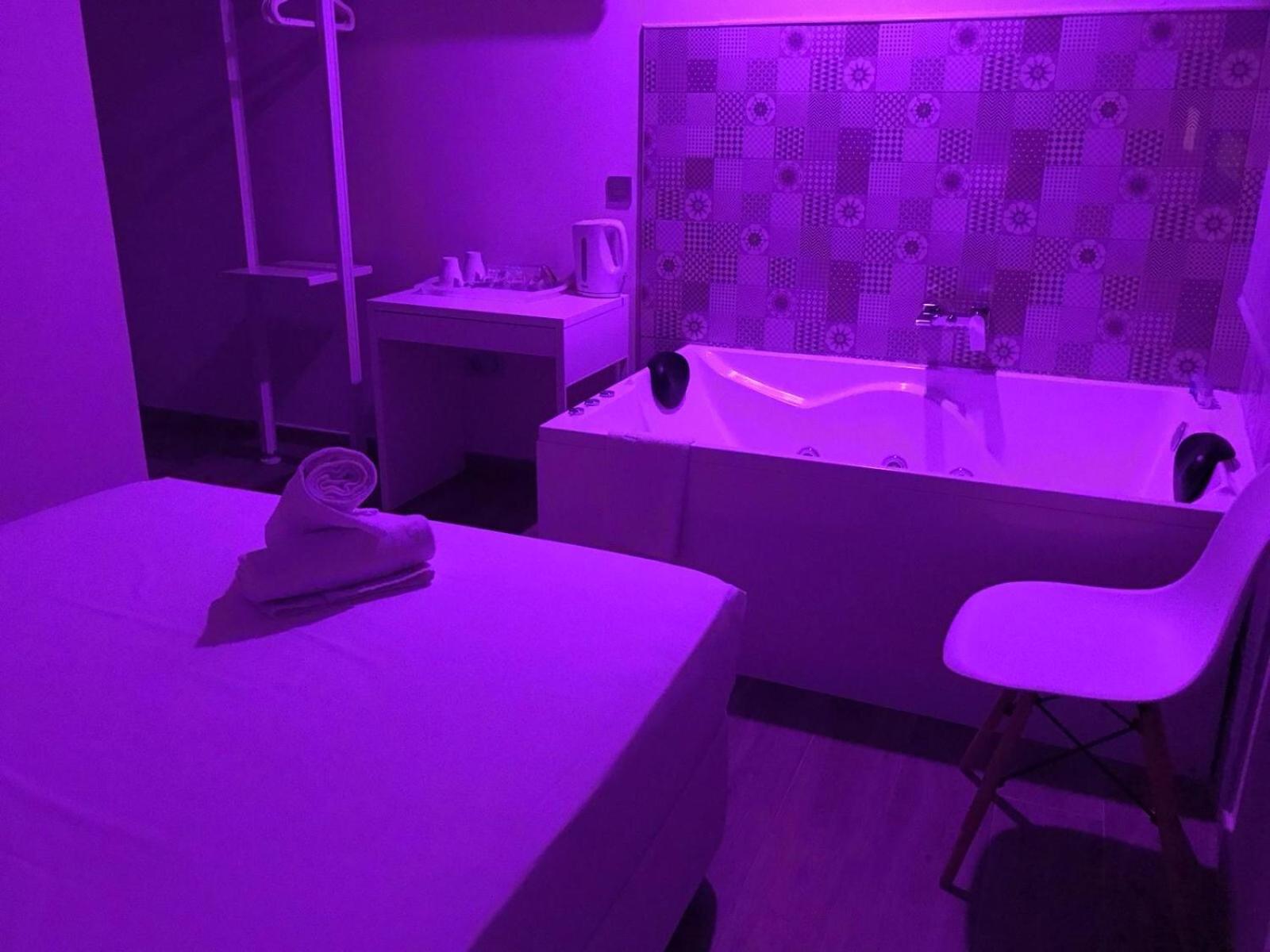Habitación Doble con Bañera de Hidromasaje