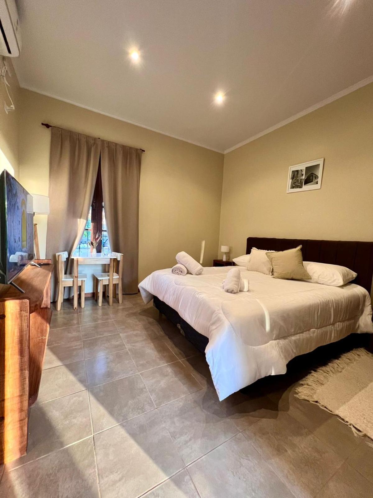 Deluxe Double Room with Bath photo 2