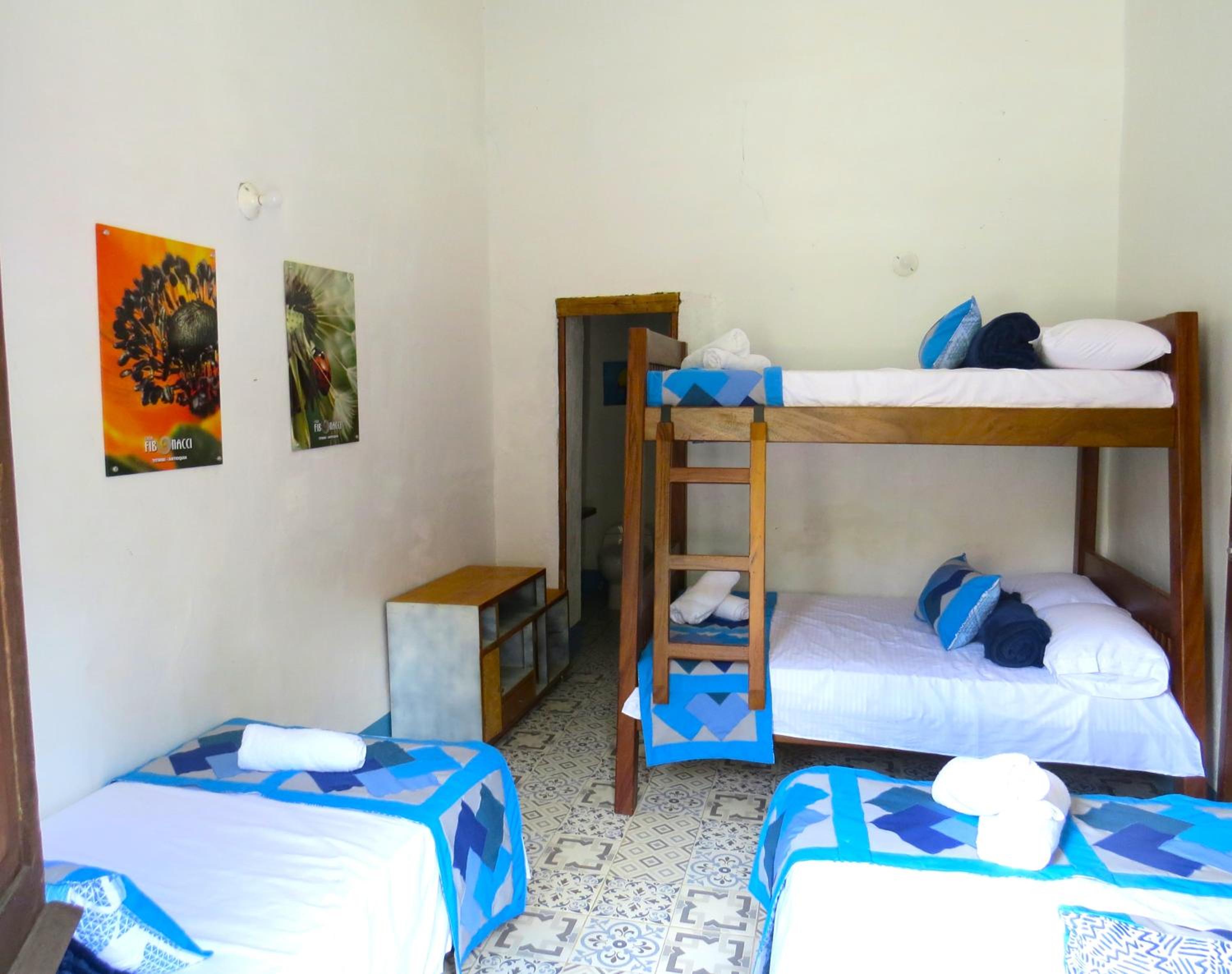 Quadruple Room with Private Bathroom photo 1