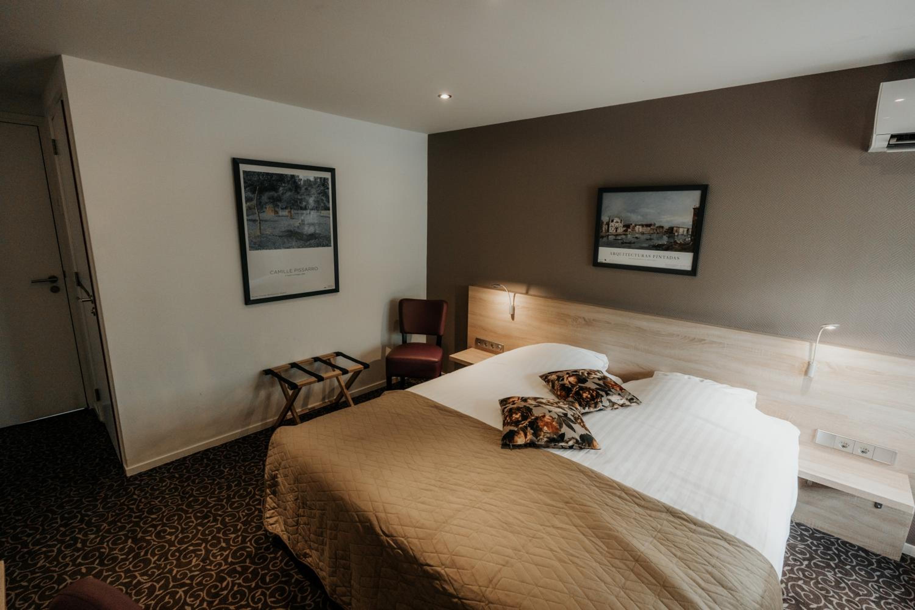 Double Room photo 3