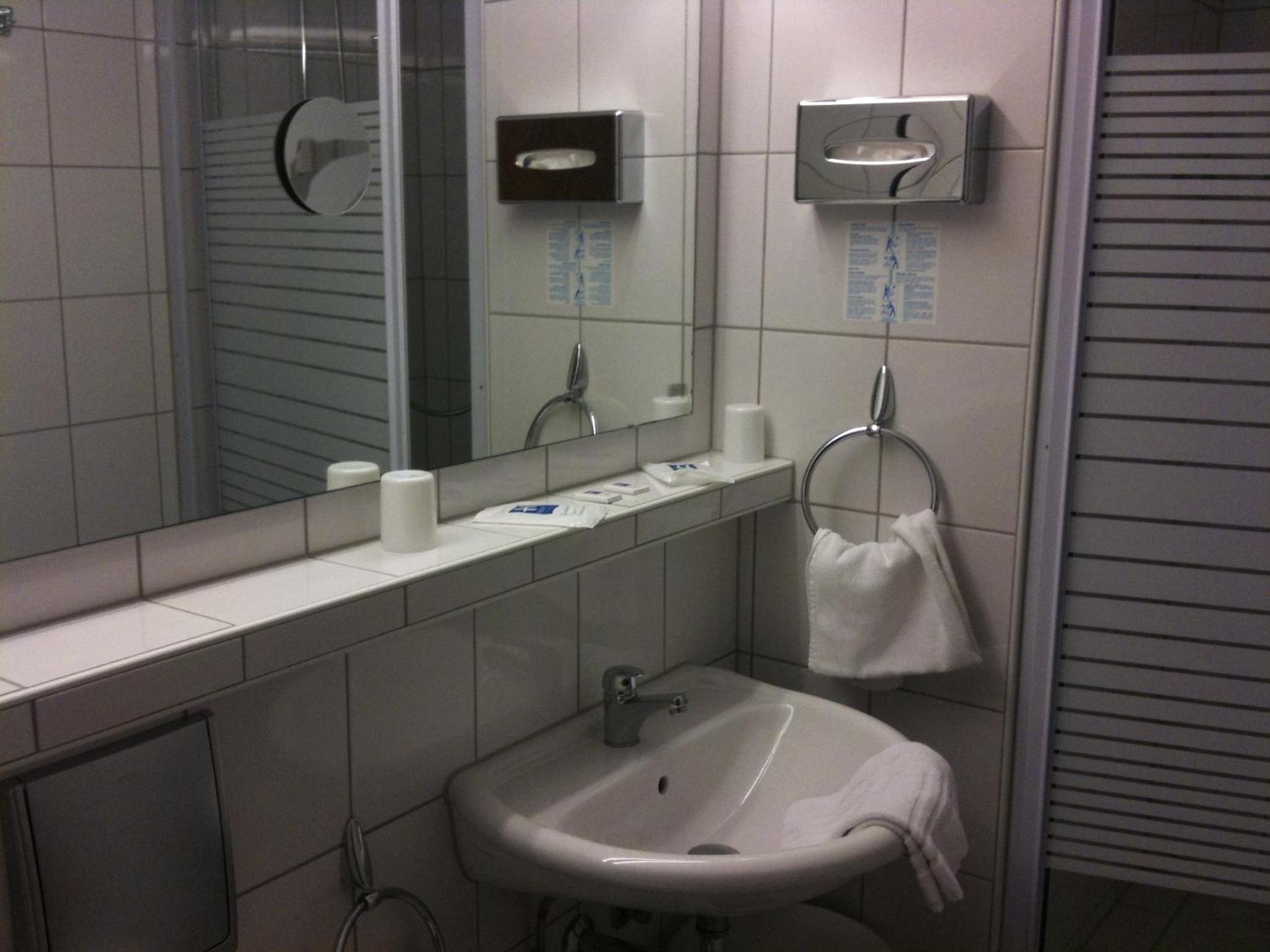 Classic Quadruple Room - Photo 12