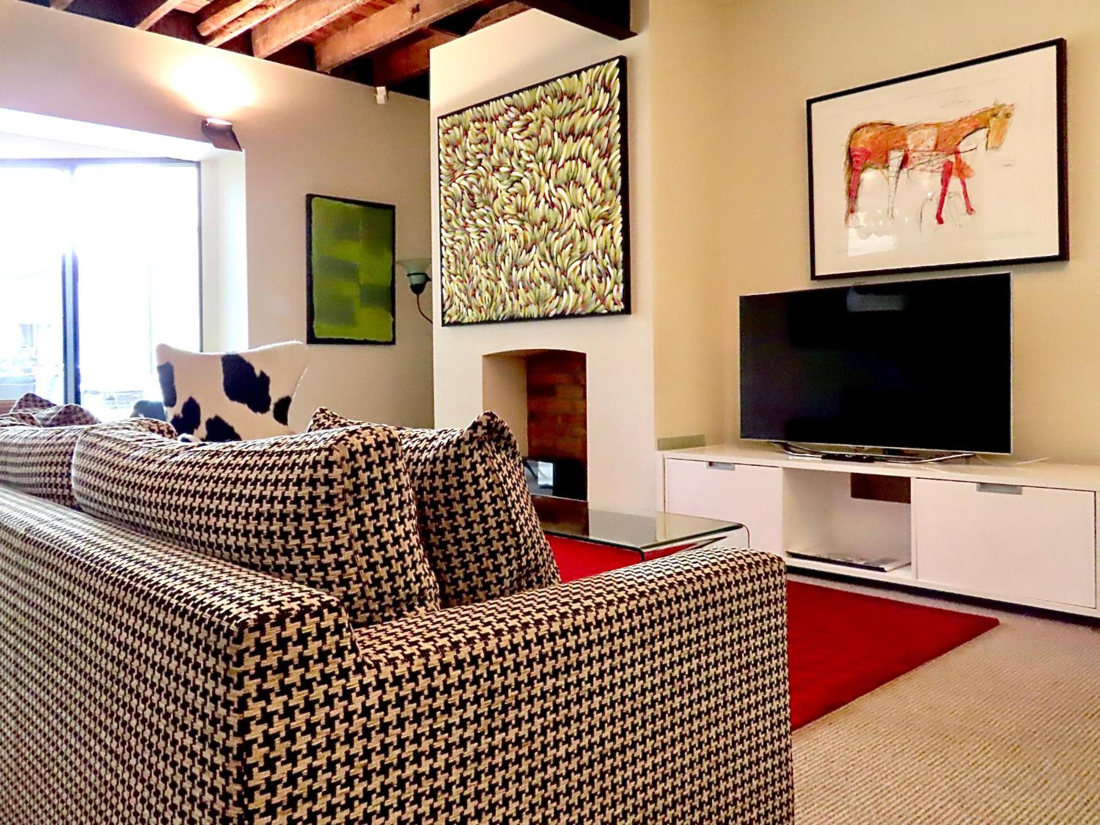 Three-Bedroom House photo 1