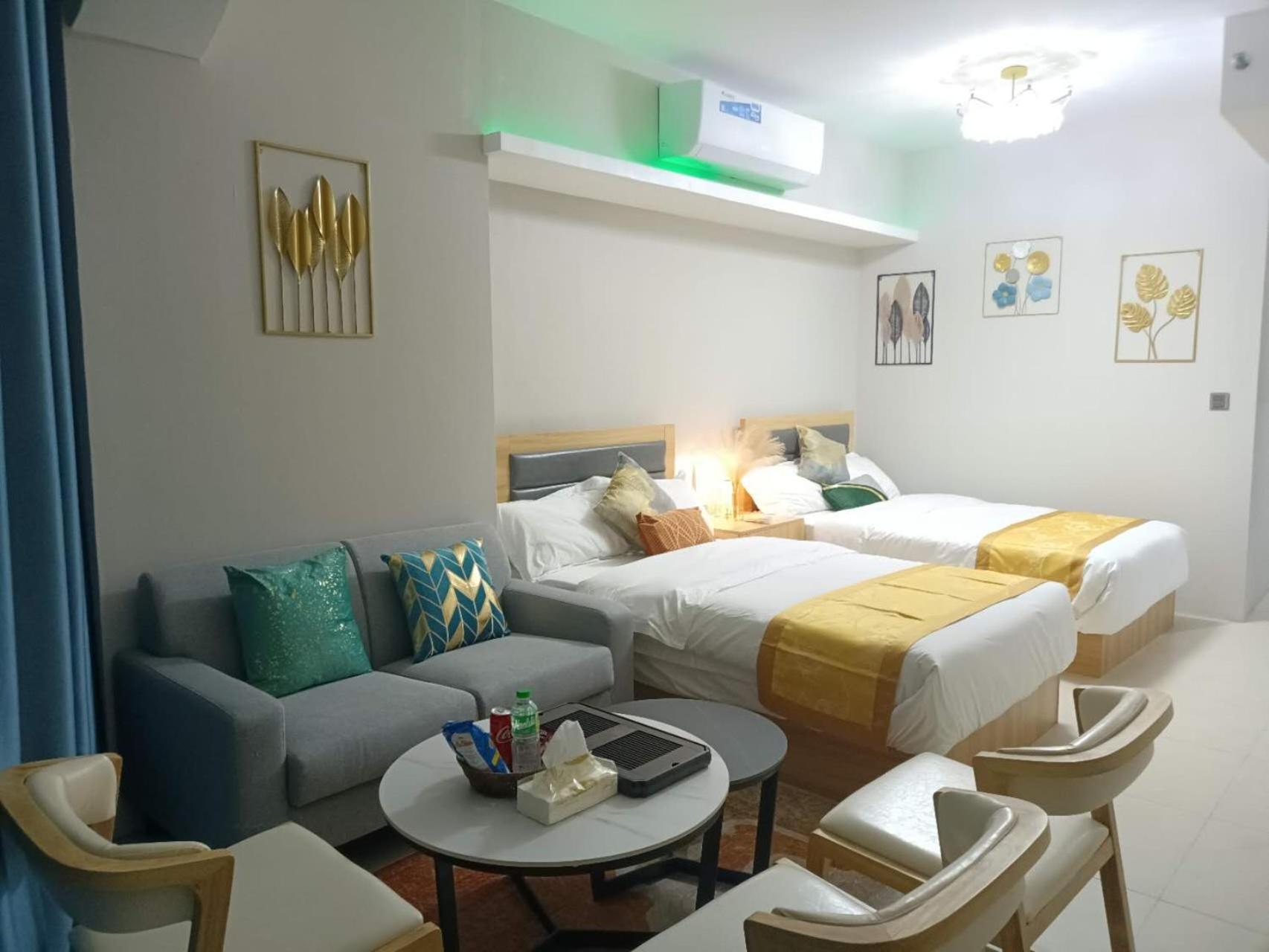 Deluxe Studio