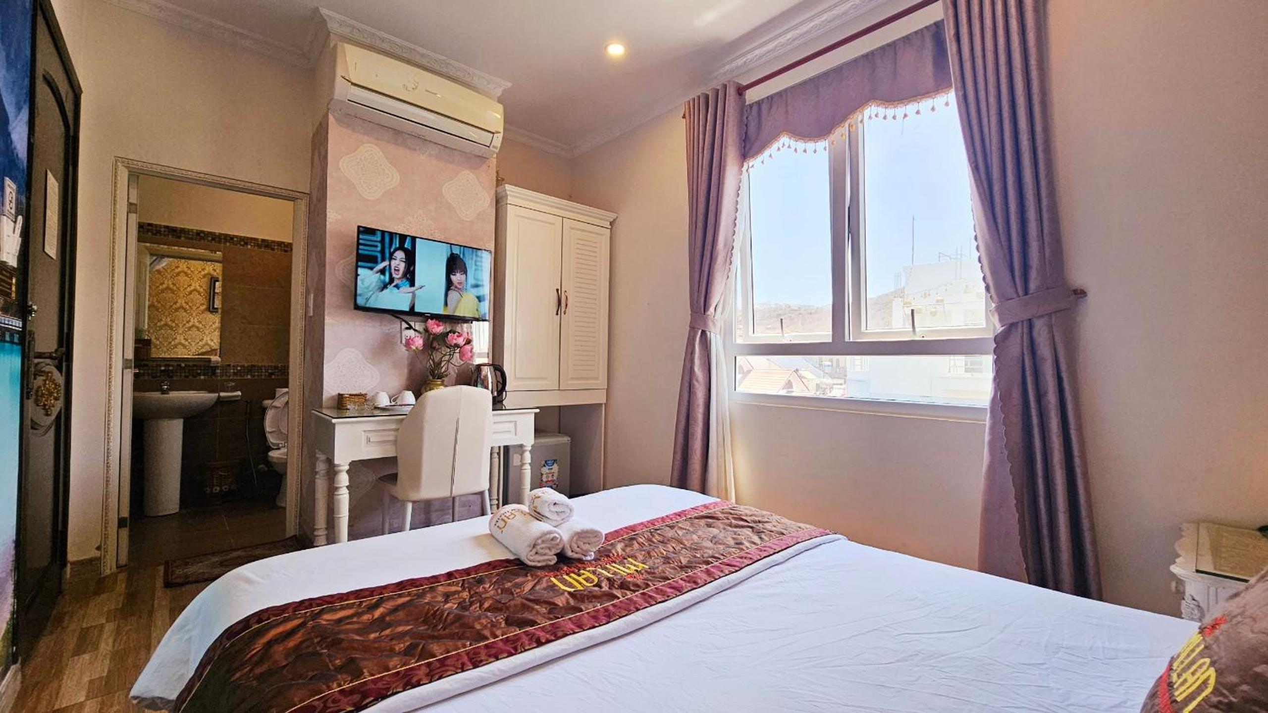 Standard Queen Room - Photo 12
