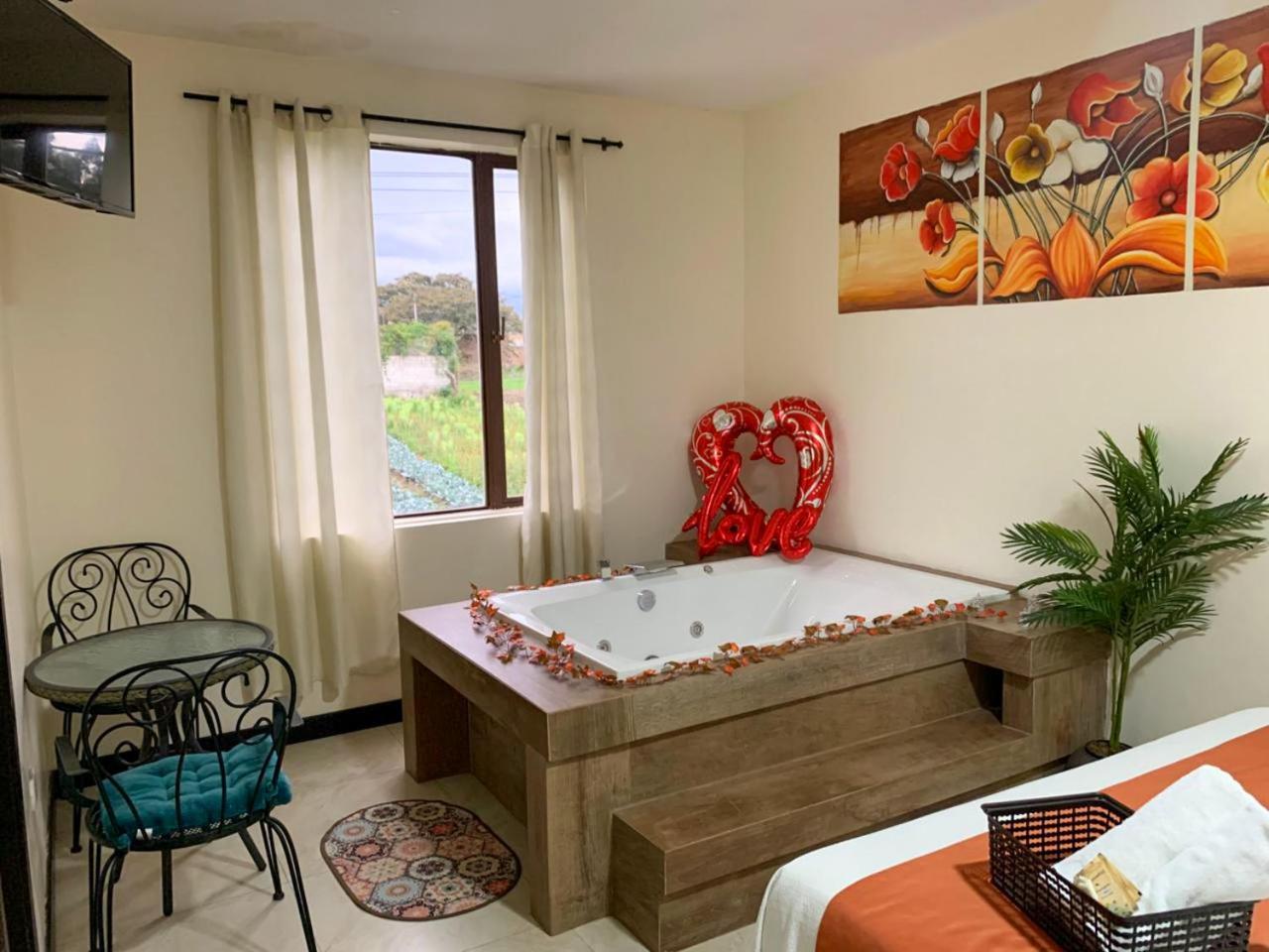 Deluxe Double Room with Bath photo 2