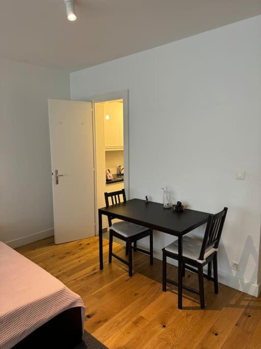 One-Bedroom Apartment photo 3