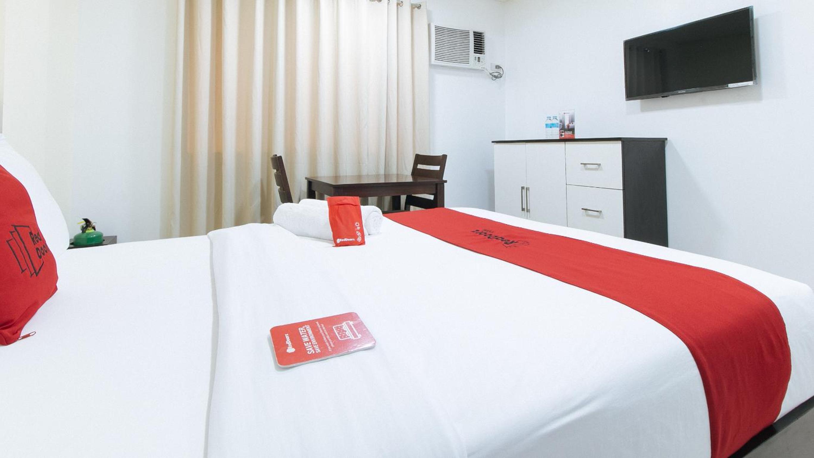 Standard Double Room - Photo 13