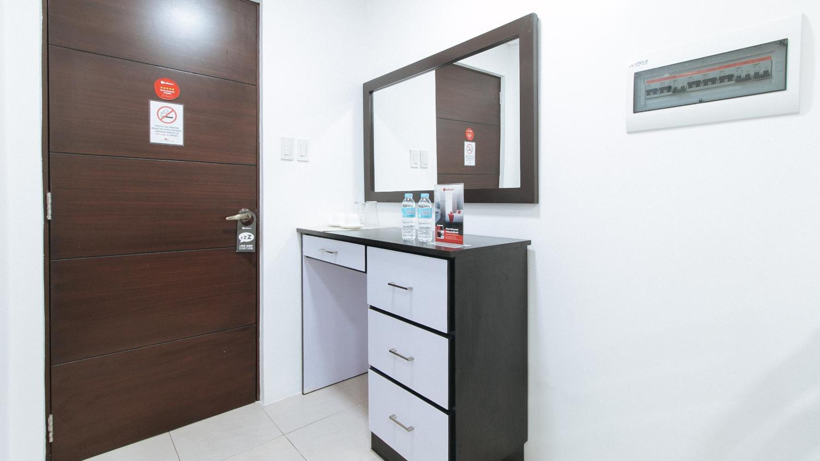 Twin Room - Photo 9
