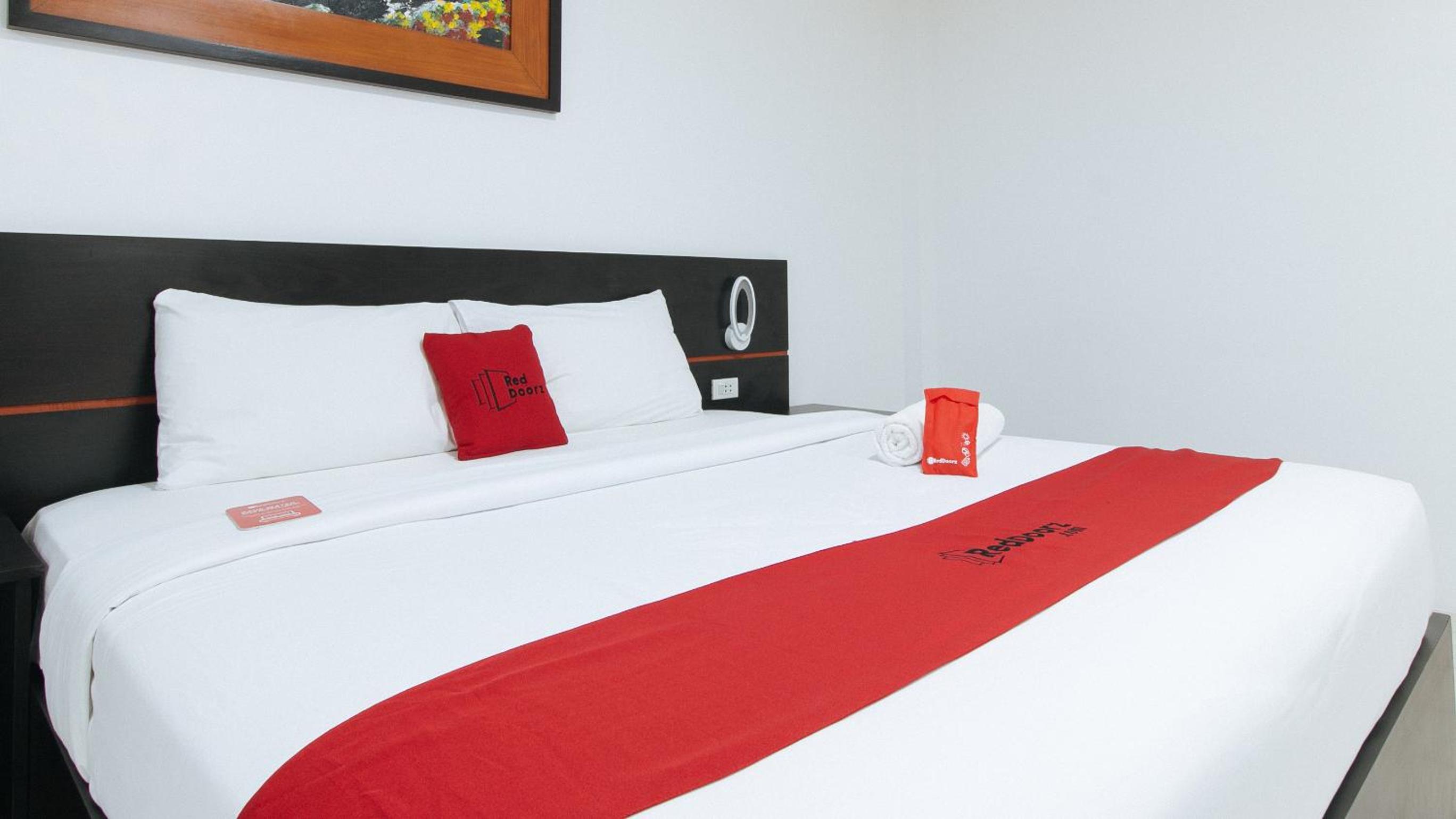Suite - Photo 18