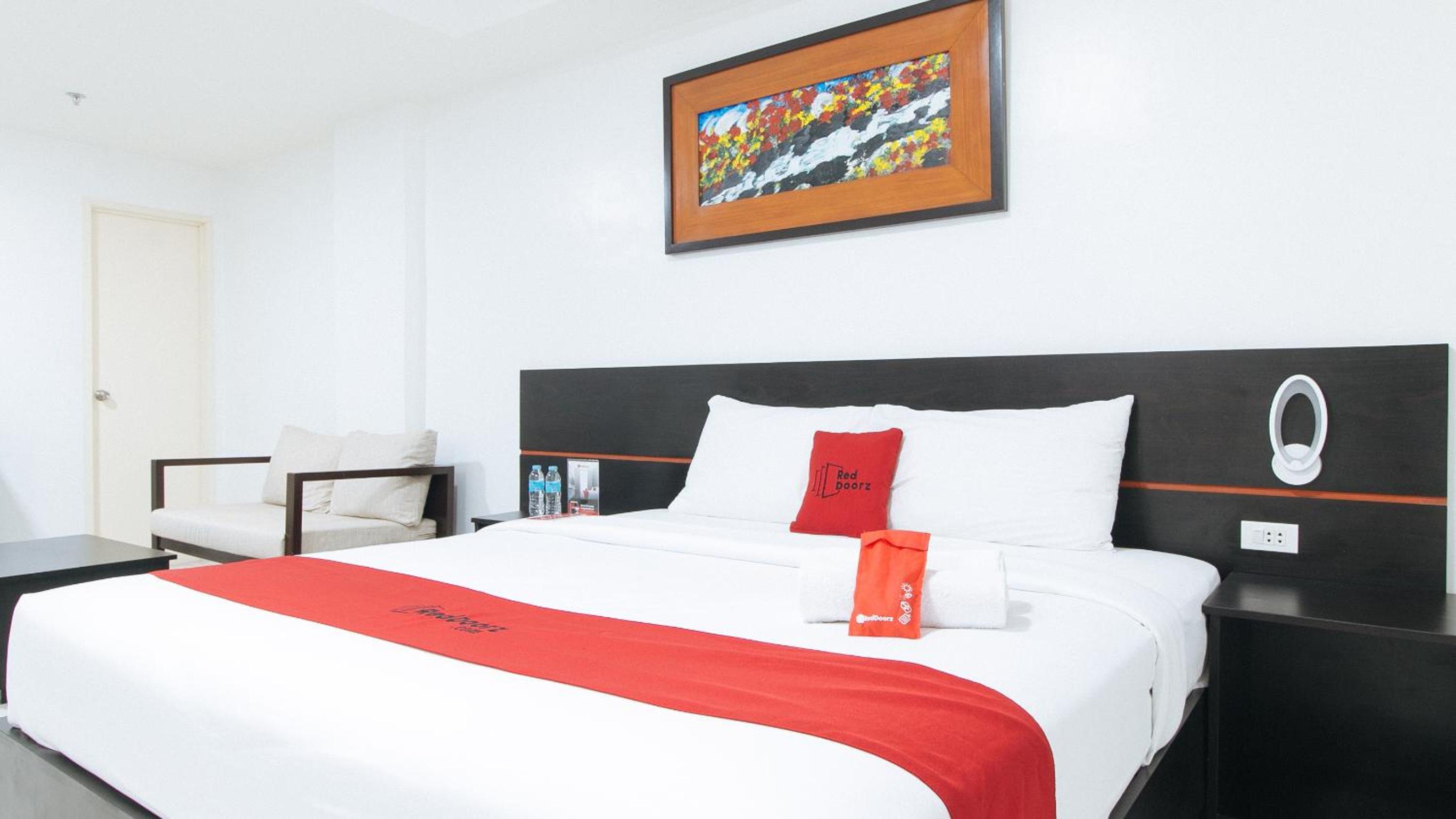 Suite - Photo 17