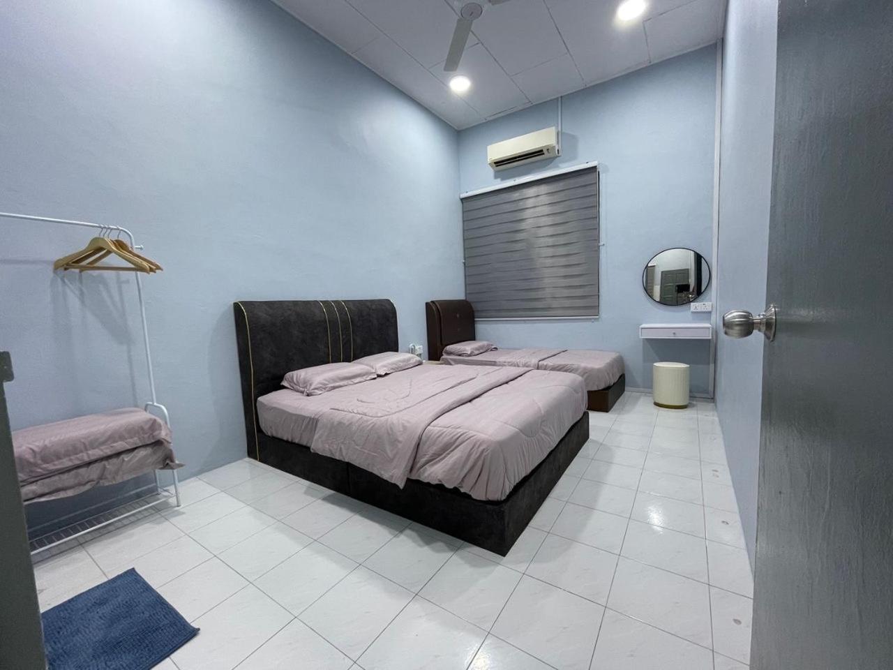 Three-Bedroom House photo 1