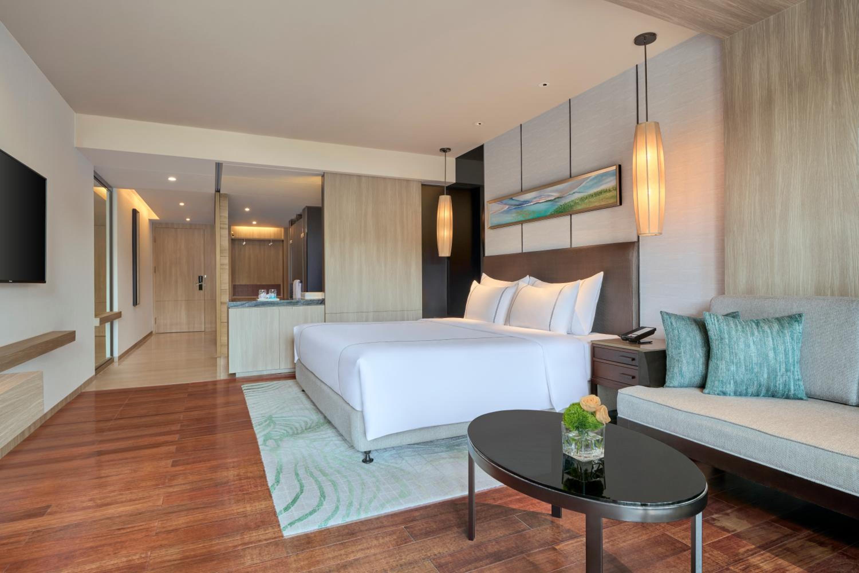 Deluxe King Room