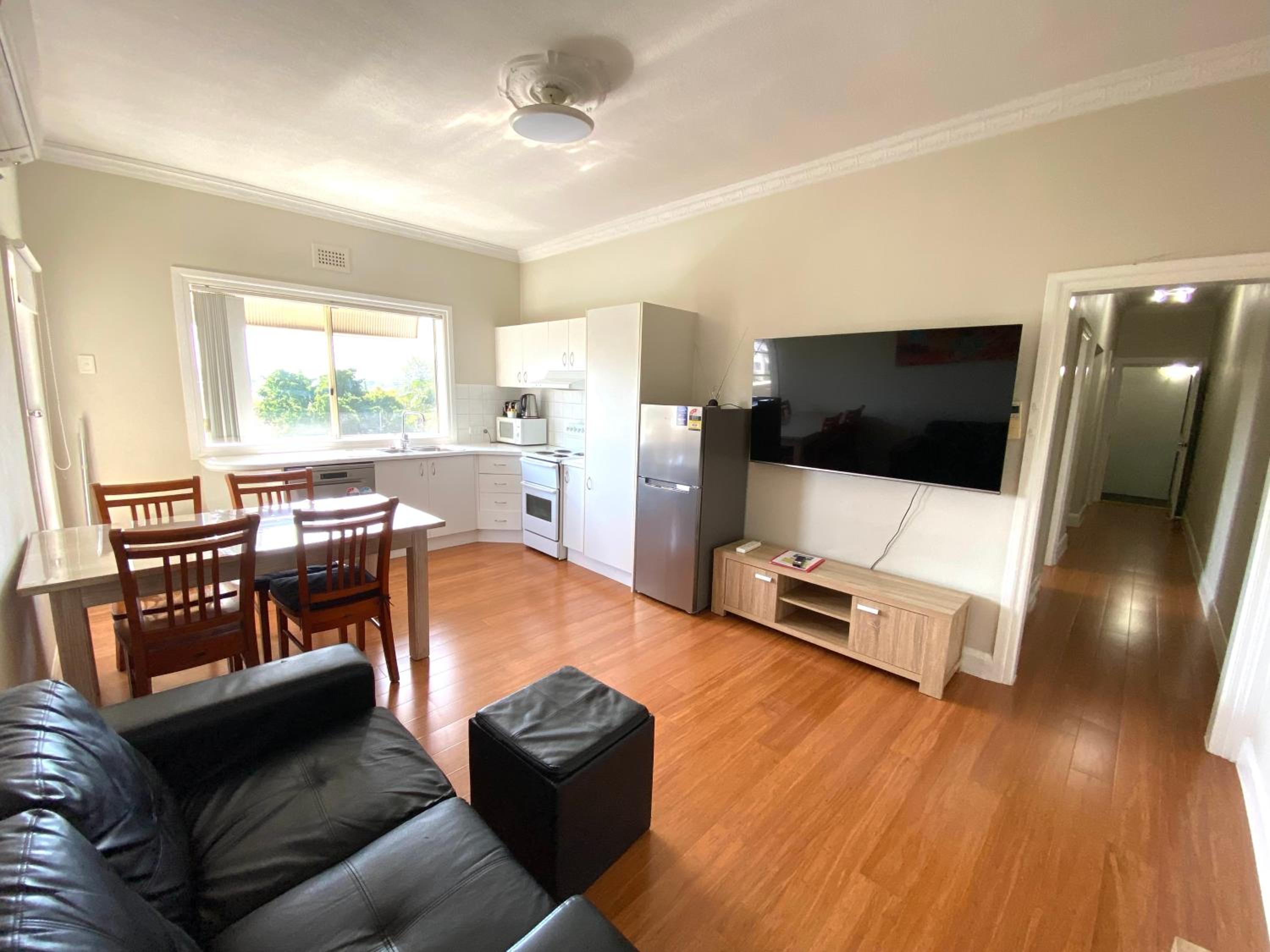 Superior Two-Bedroom Apartment thumbnail 5