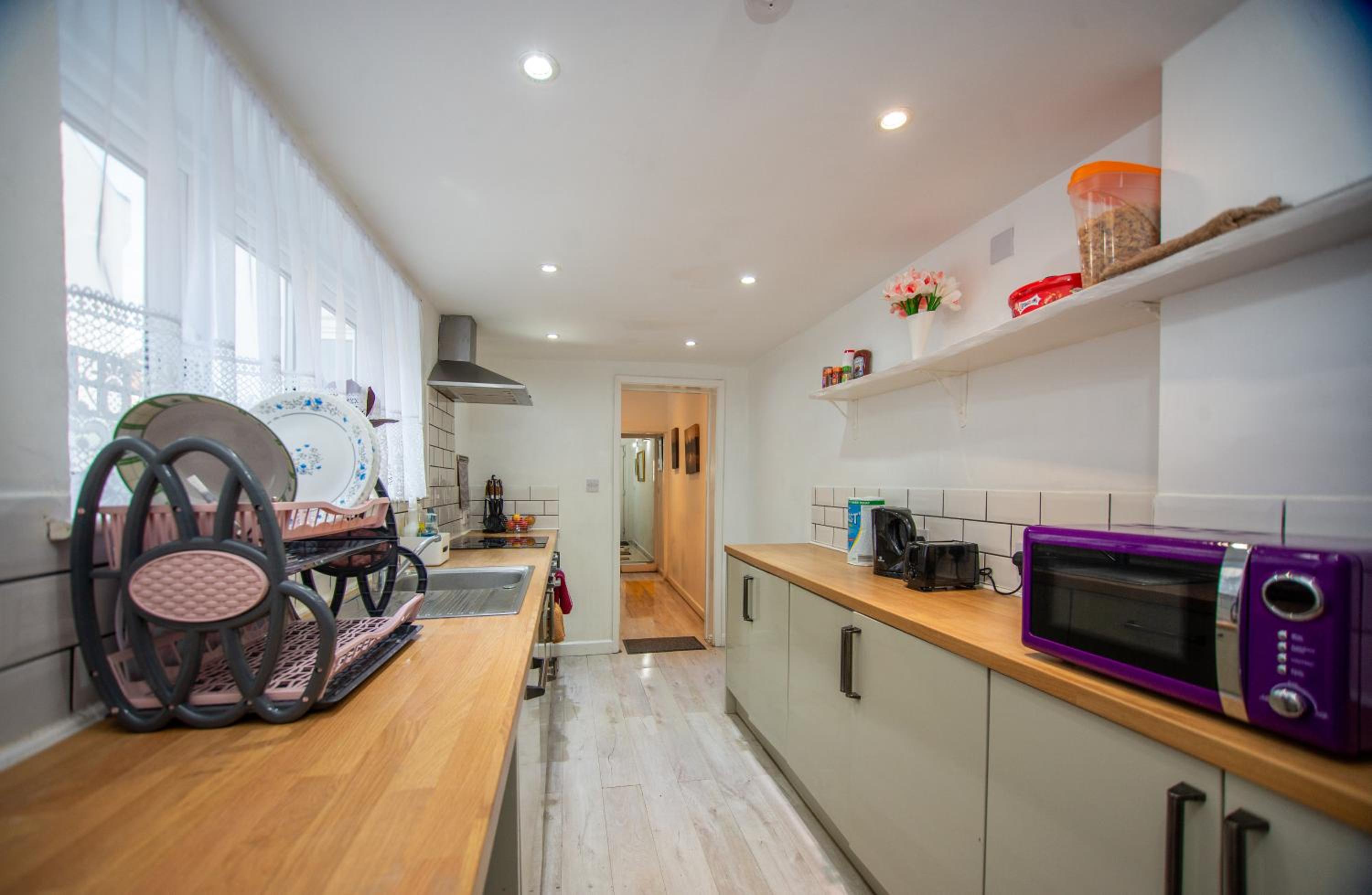 Four-Bedroom House photo 3