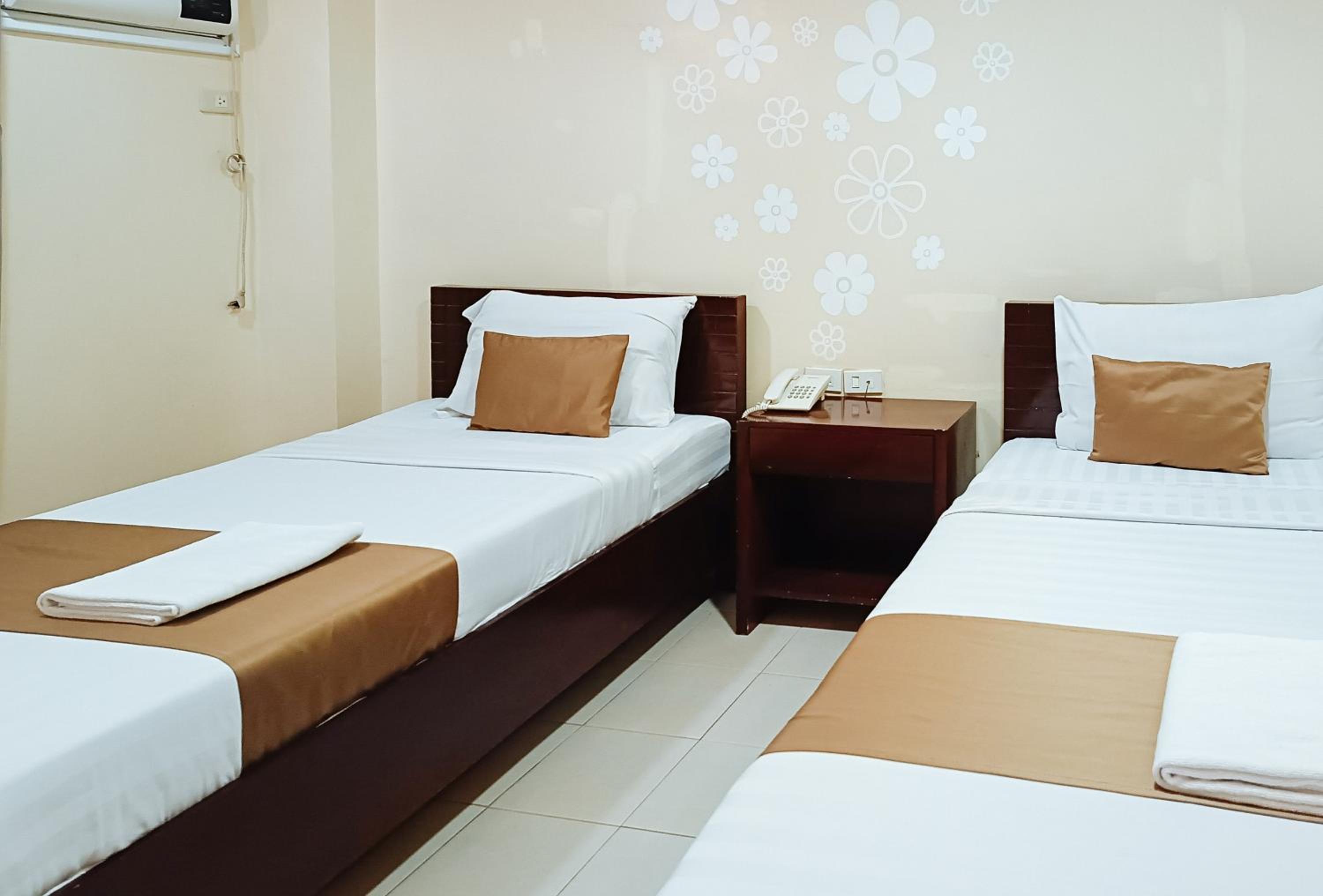 Executive Room - Photo 1