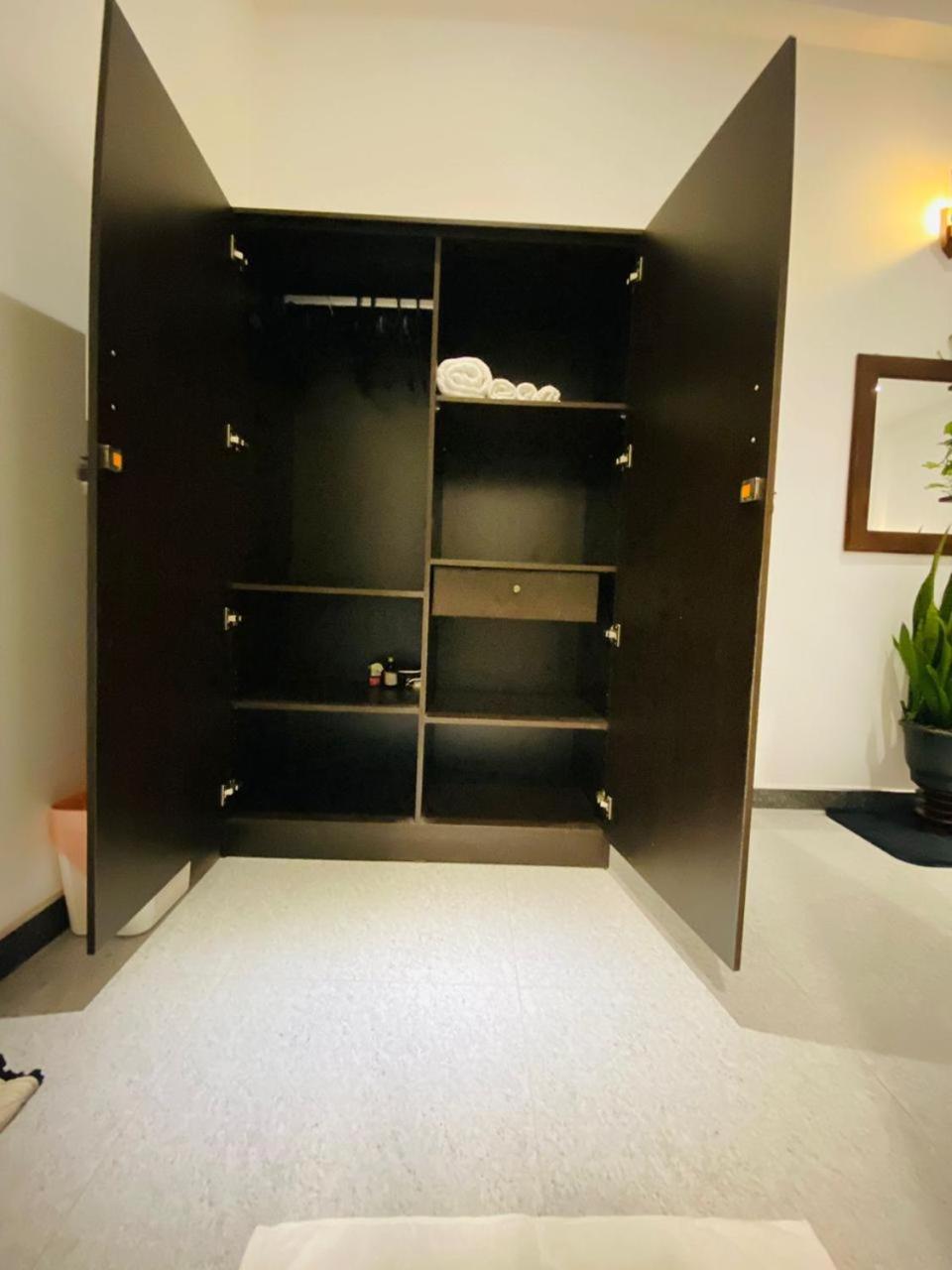 Deluxe King Room photo 1