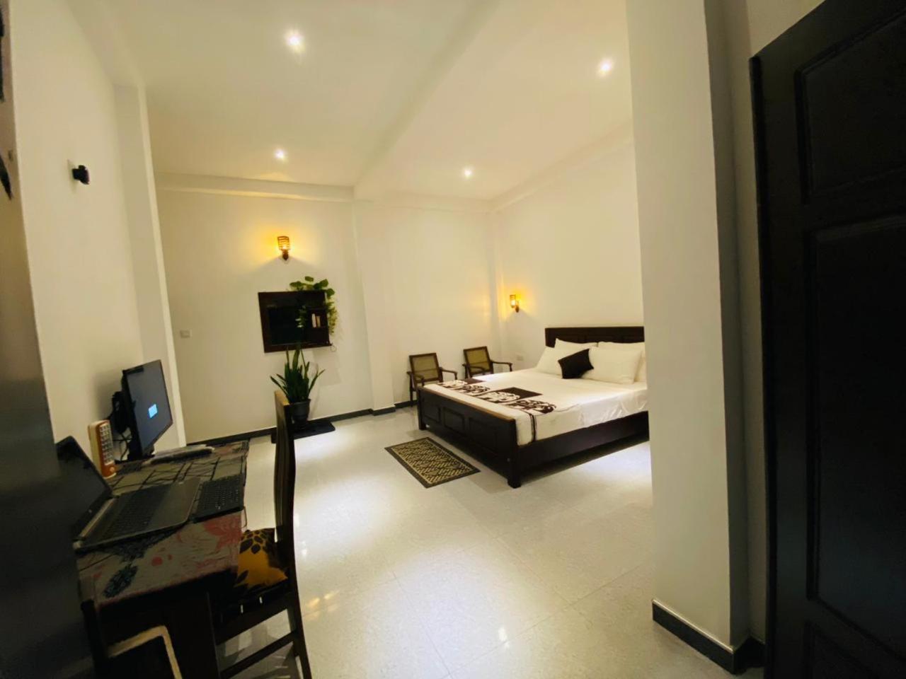 Deluxe King Room photo 3