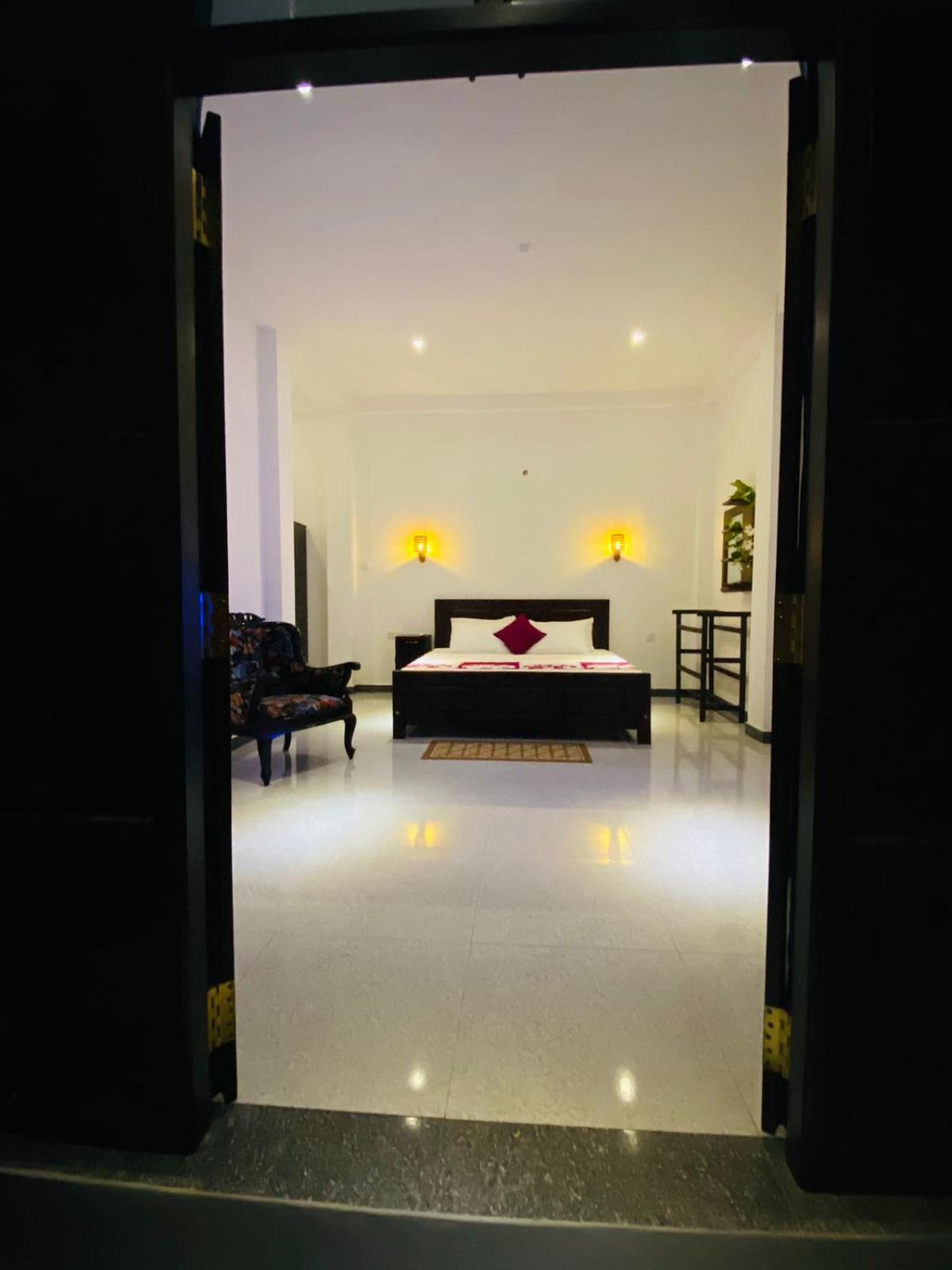 Deluxe King Room photo 2
