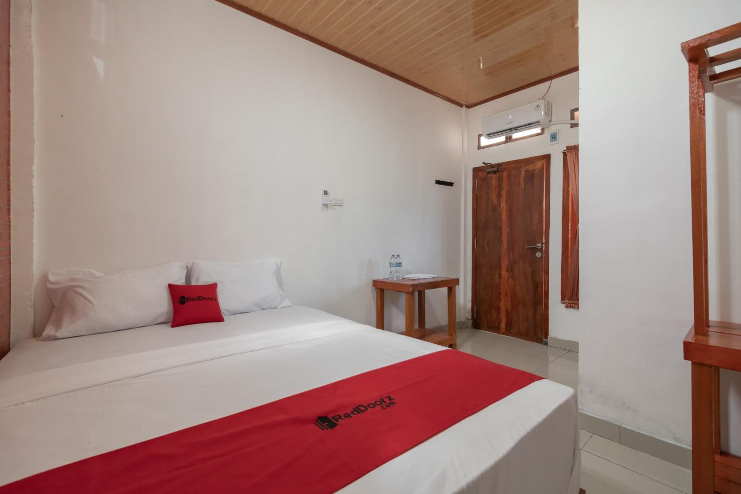 Standard Double Room - Photo 2